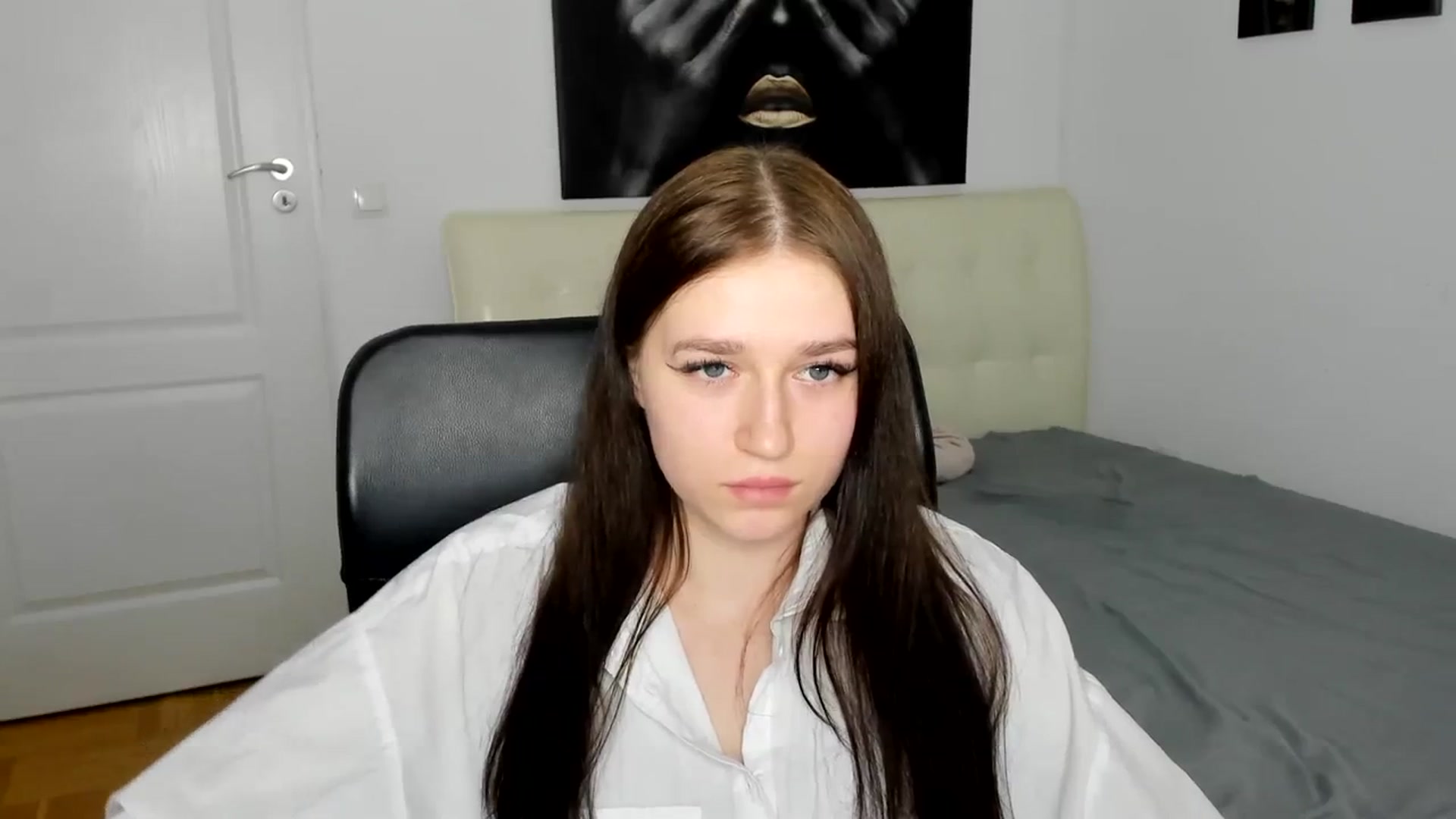 Gallery image thumbnail from SsweetPeaches's myfreecams stream on, 03/10/2024, 19:37 image 11 of 20