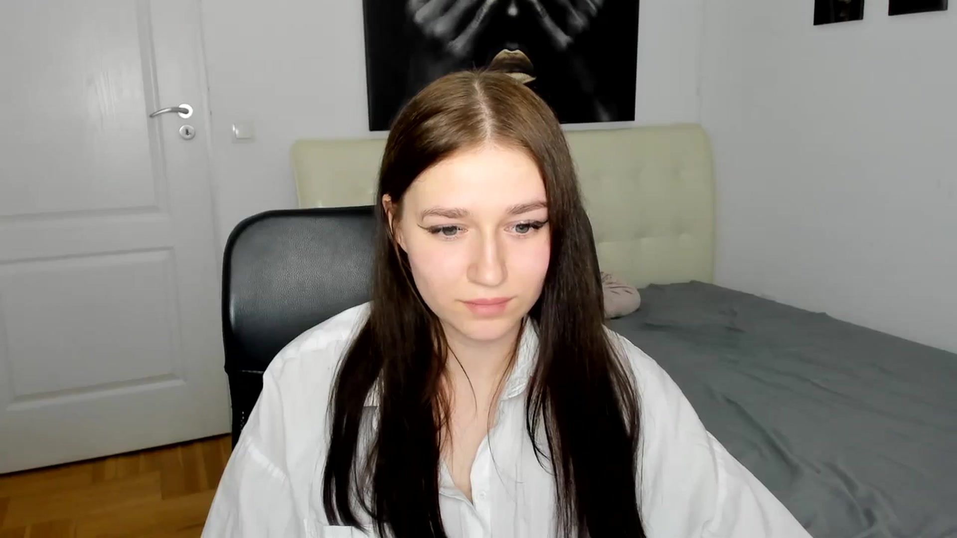 Gallery image thumbnail from SsweetPeaches's myfreecams stream on, 03/10/2024, 19:37 image 3 of 20