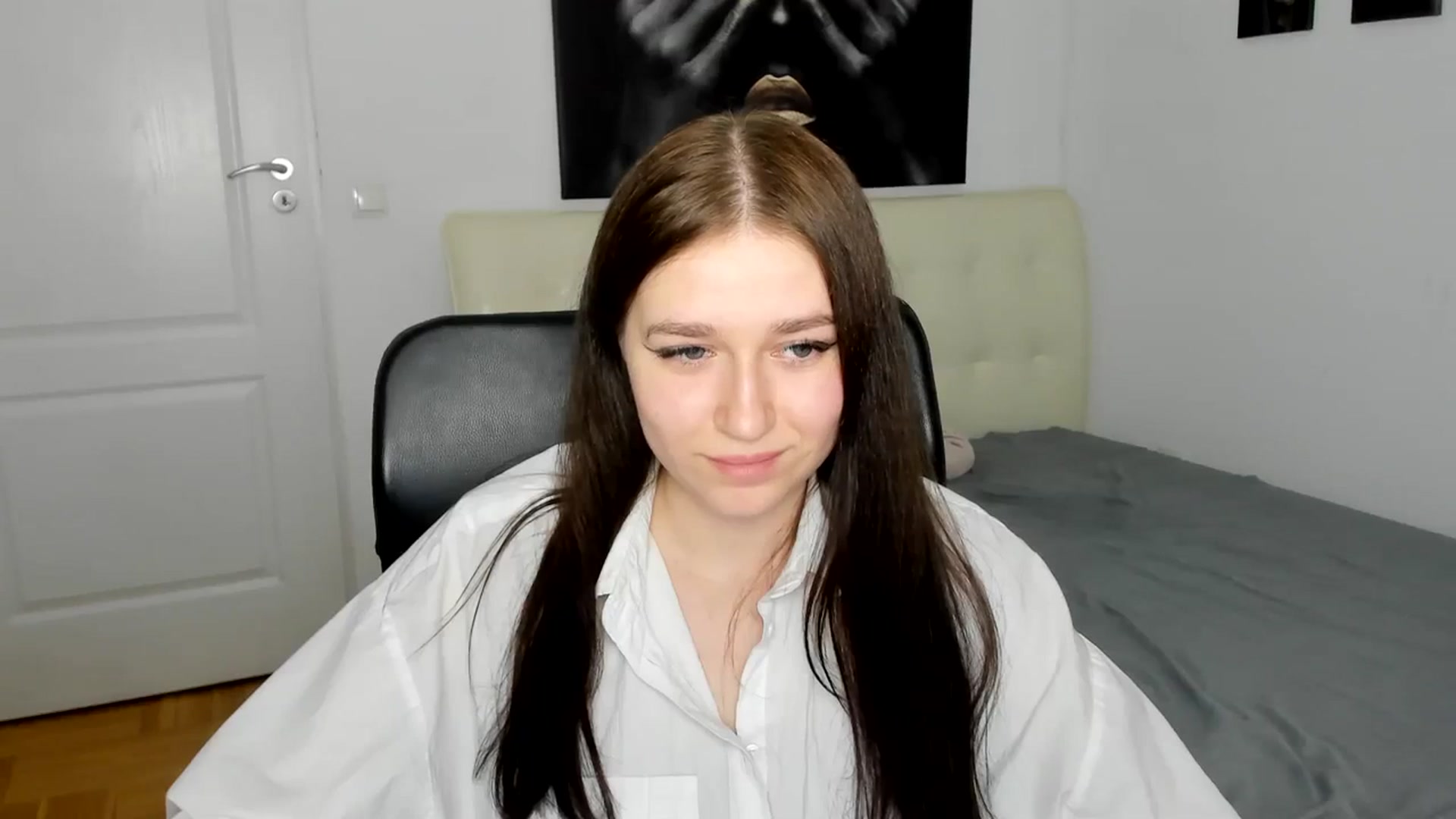 Gallery image thumbnail from SsweetPeaches's myfreecams stream on, 03/10/2024, 19:37 image 13 of 20