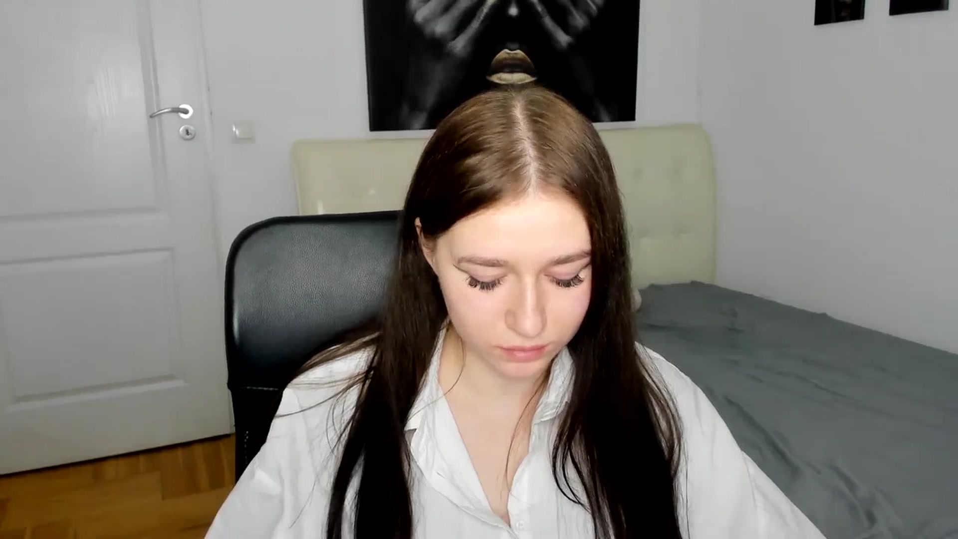 Gallery image thumbnail from SsweetPeaches's myfreecams stream on, 03/10/2024, 19:37 image 6 of 20