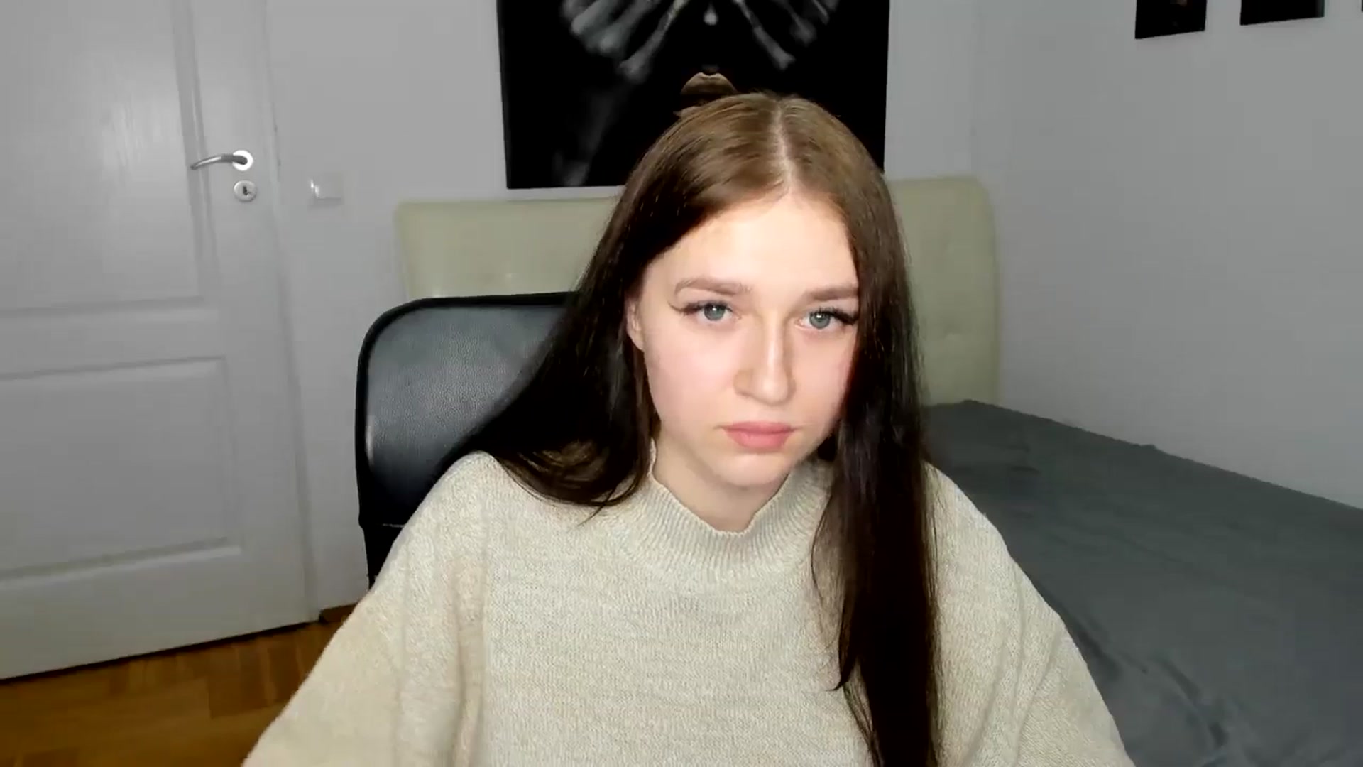 Gallery image thumbnail from SsweetPeaches's myfreecams stream on, 03/12/2024, 17:44 image 17 of 20