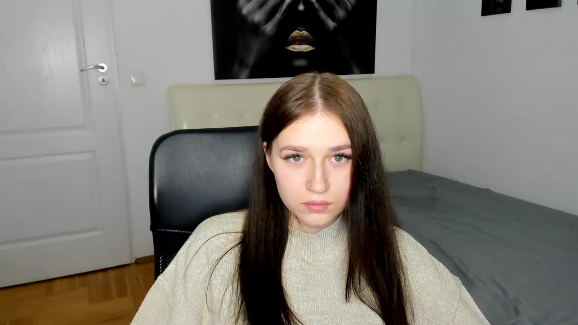 Gallery image thumbnail from SsweetPeaches's myfreecams stream on, 03/12/2024, 19:38 image 3 of 20