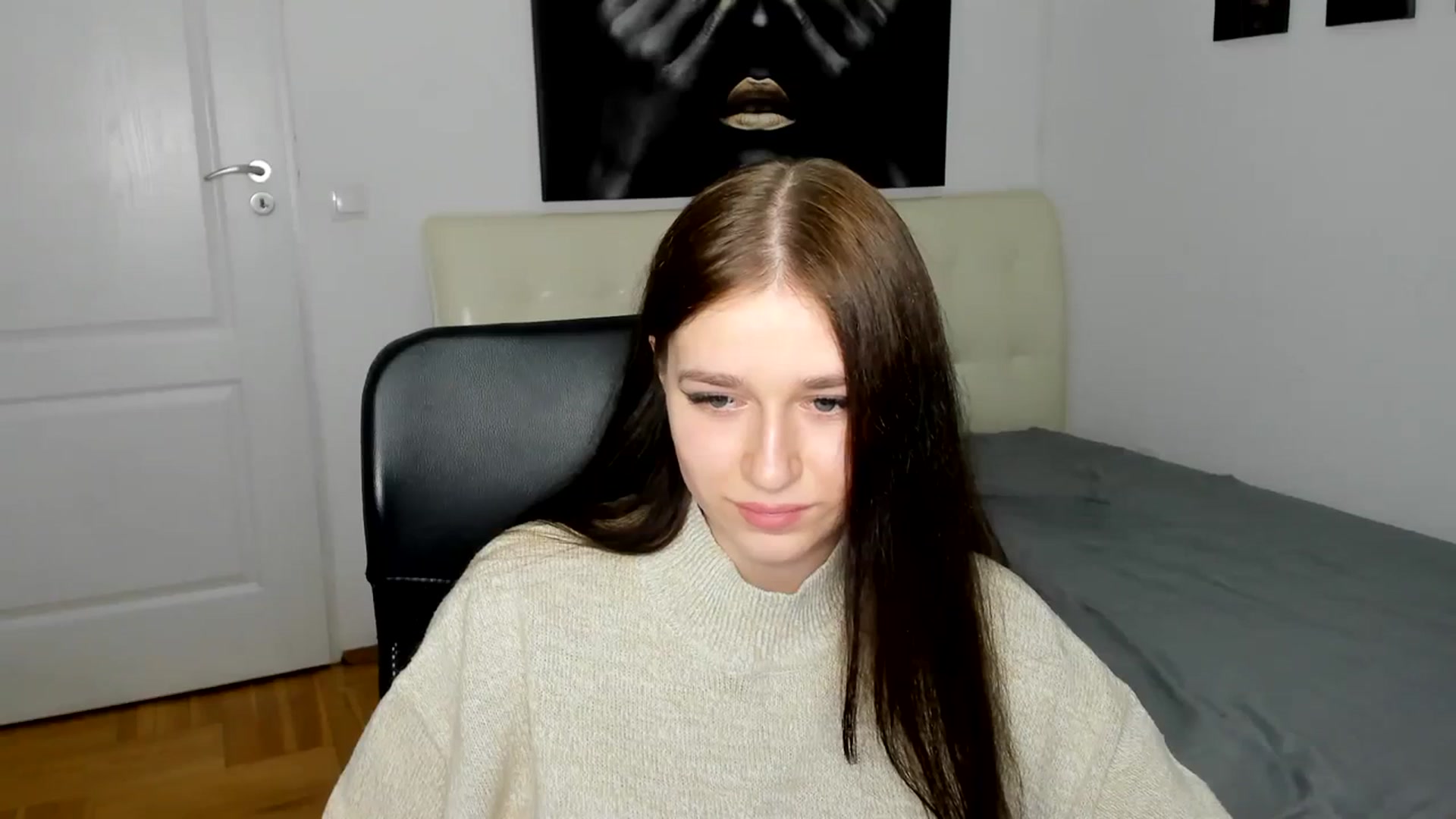Gallery image thumbnail from SsweetPeaches's myfreecams stream on, 03/12/2024, 19:38 image 17 of 20