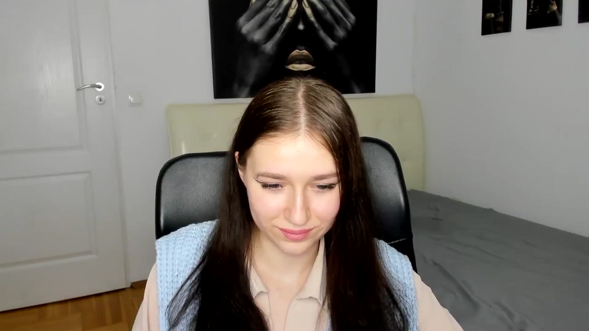 Gallery image thumbnail from SsweetPeaches's myfreecams stream on, 03/14/2024, 15:23 image 7 of 20
