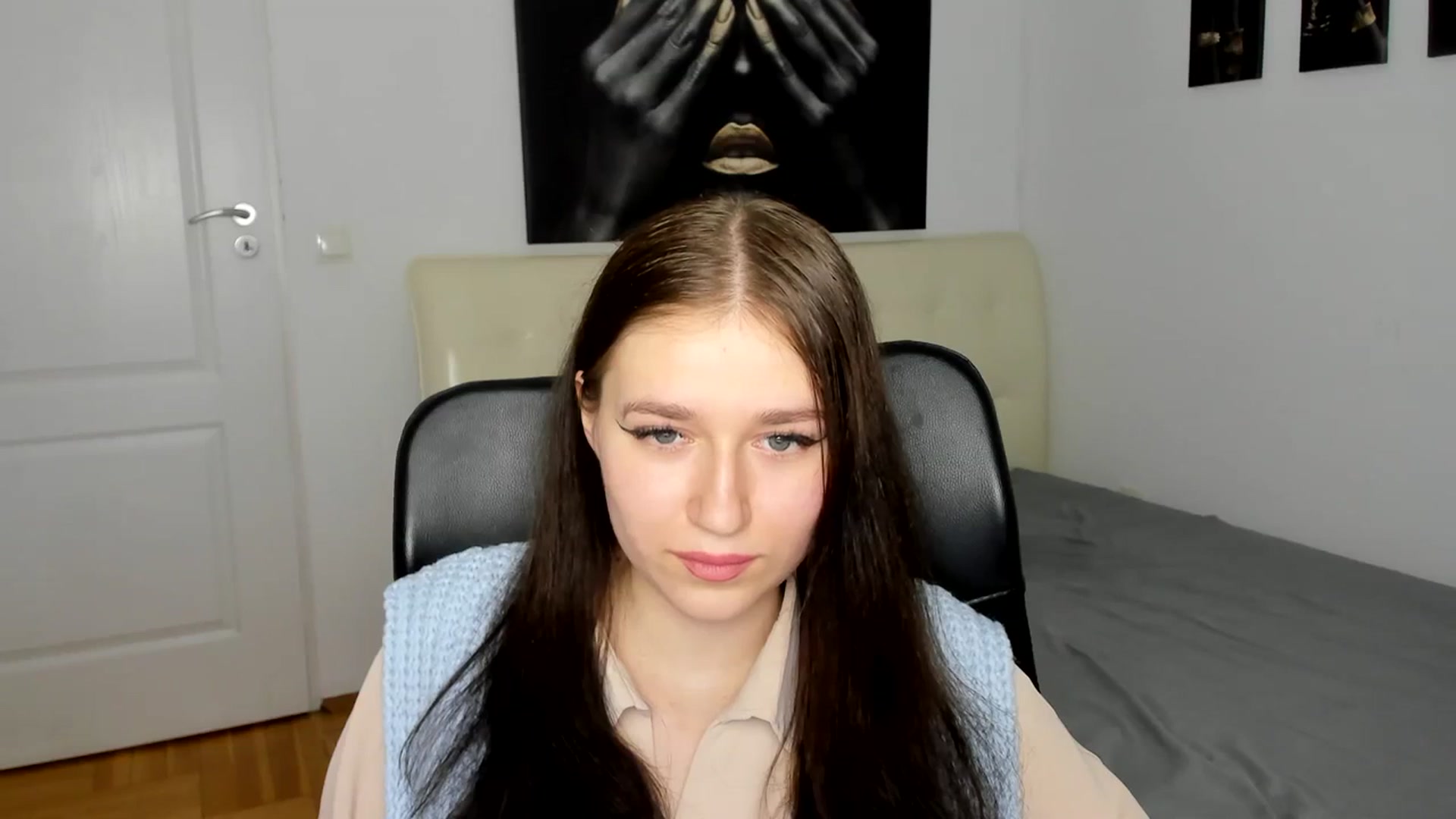 Gallery image thumbnail from SsweetPeaches's myfreecams stream on, 03/14/2024, 15:23 image 17 of 20