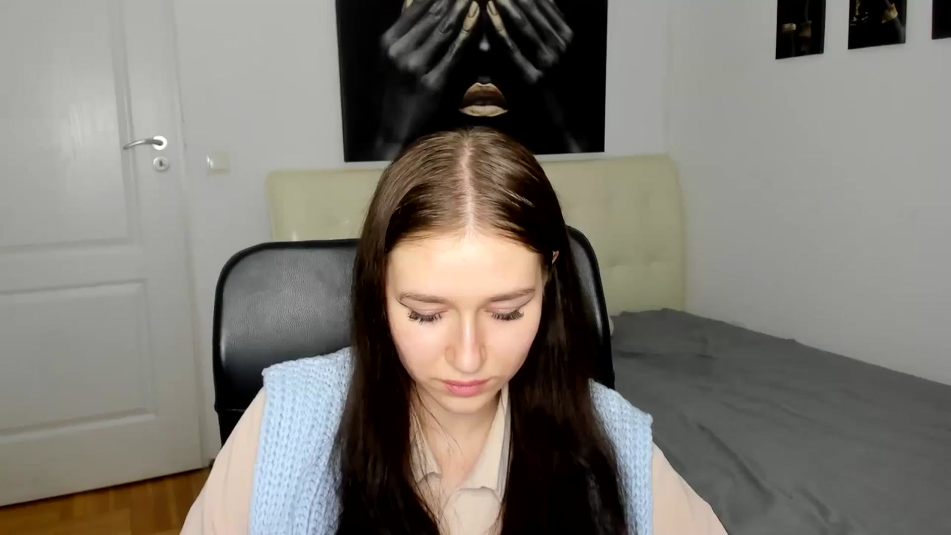 Gallery image thumbnail from SsweetPeaches's myfreecams stream on, 03/14/2024, 18:45 image 6 of 20