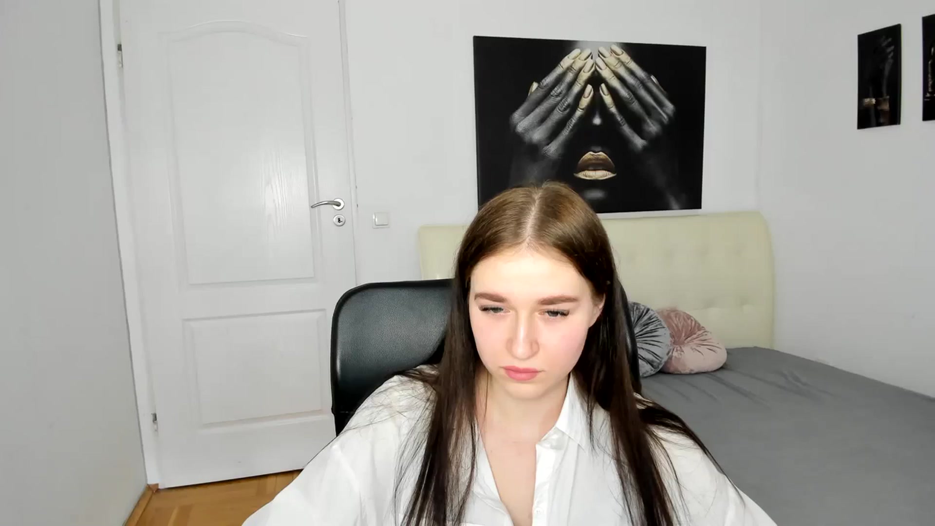 Gallery image thumbnail from SsweetPeaches's myfreecams stream on, 03/17/2024, 13:58 image 3 of 20