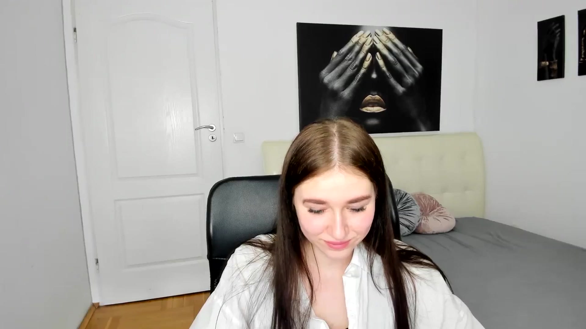 Gallery image thumbnail from SsweetPeaches's myfreecams stream on, 03/17/2024, 13:58 image 15 of 20