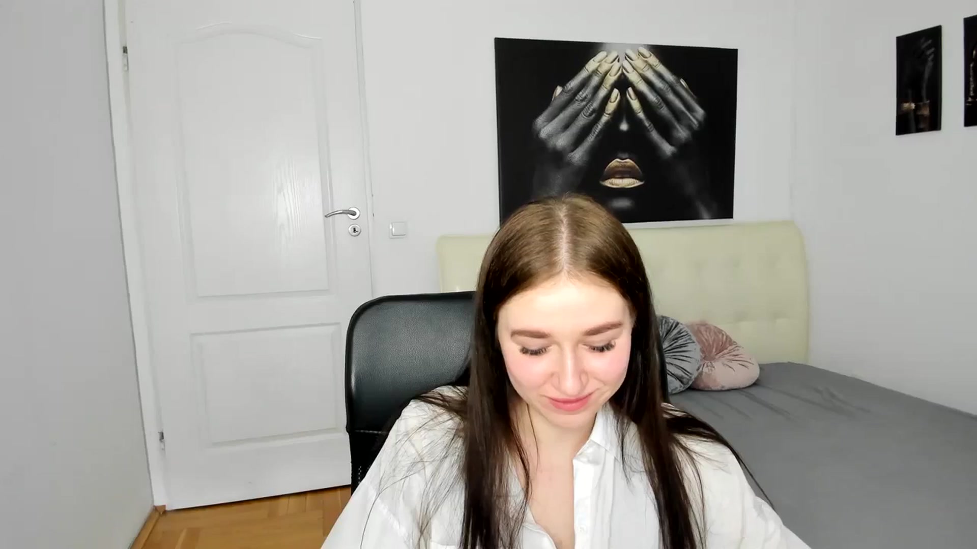 Gallery image thumbnail from SsweetPeaches's myfreecams stream on, 03/17/2024, 13:58 image 12 of 20