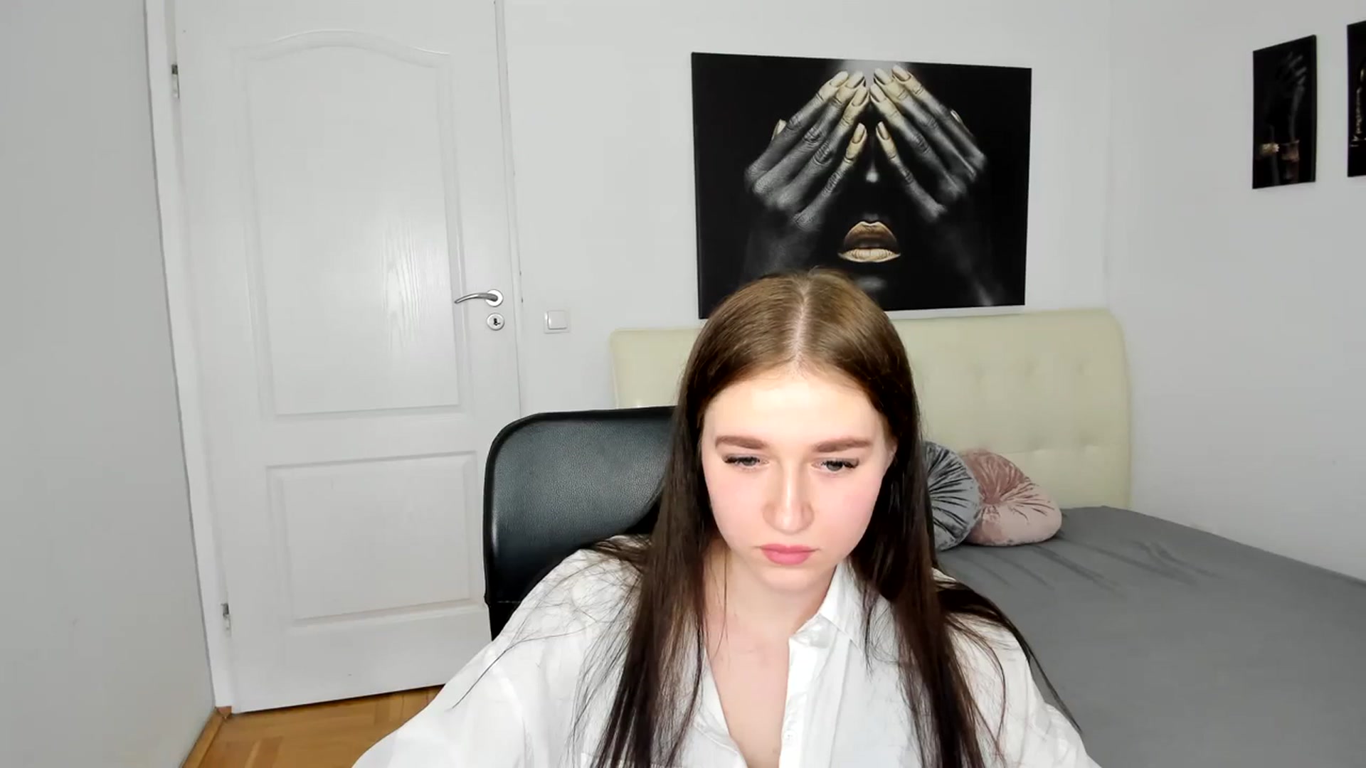 Gallery image thumbnail from SsweetPeaches's myfreecams stream on, 03/17/2024, 13:58 image 7 of 20