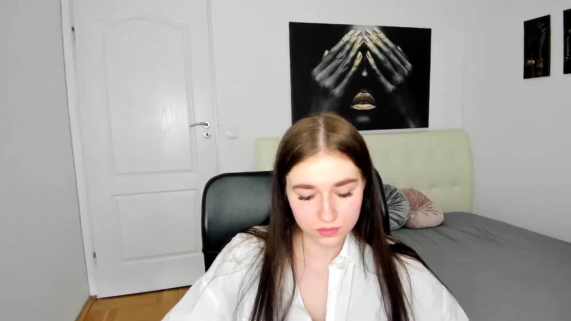 Gallery image thumbnail from SsweetPeaches's myfreecams stream on, 03/17/2024, 13:58 image 9 of 20