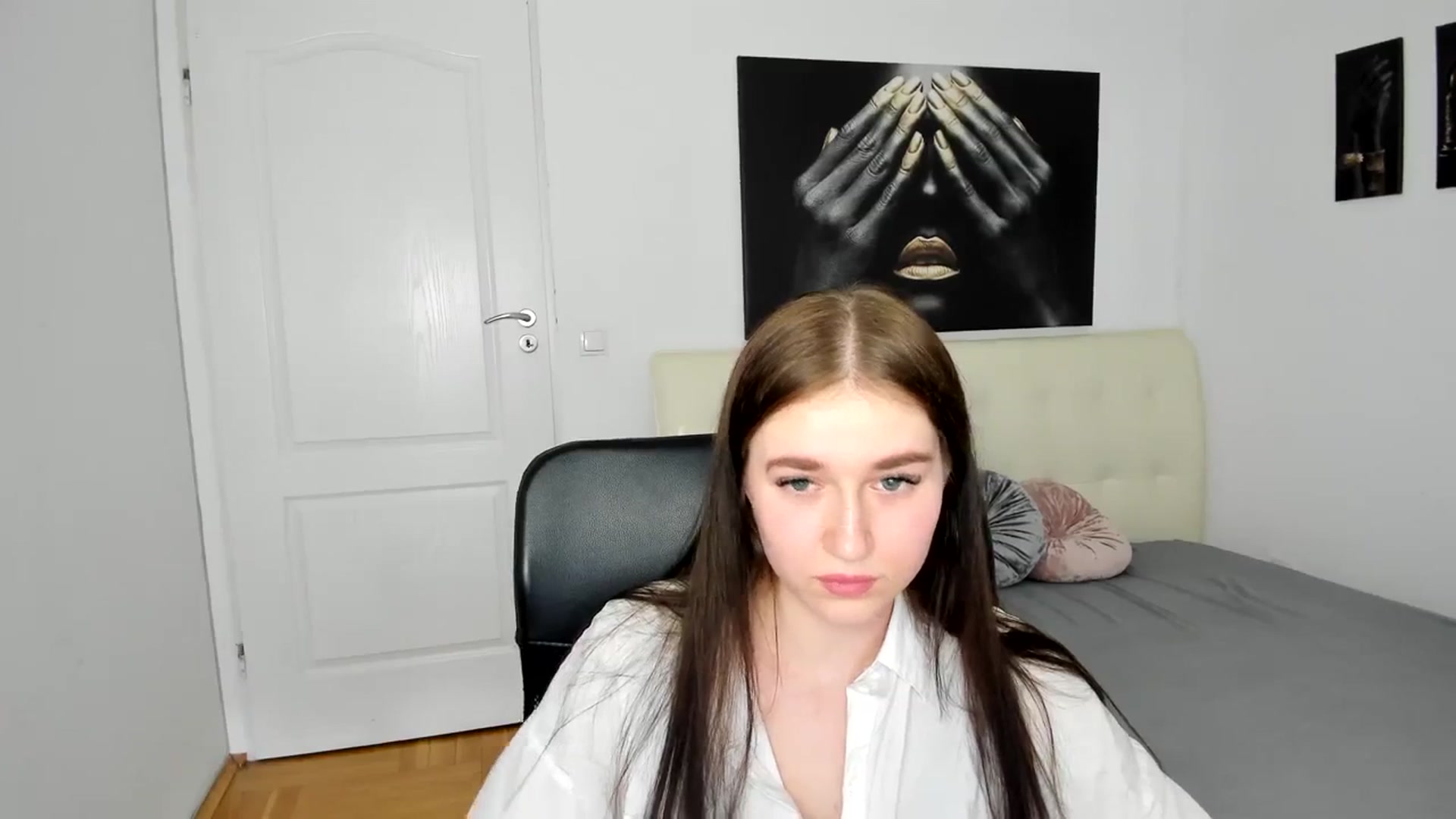 Gallery image thumbnail from SsweetPeaches's myfreecams stream on, 03/17/2024, 13:58 image 10 of 20