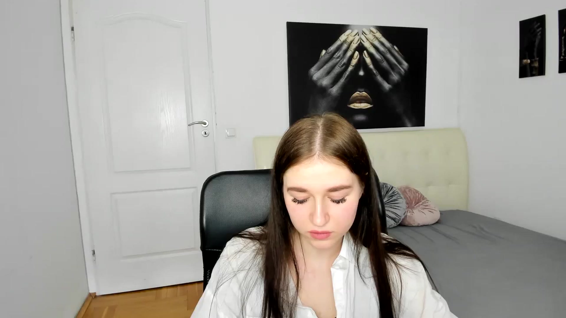 Gallery image thumbnail from SsweetPeaches's myfreecams stream on, 03/17/2024, 13:58 image 14 of 20
