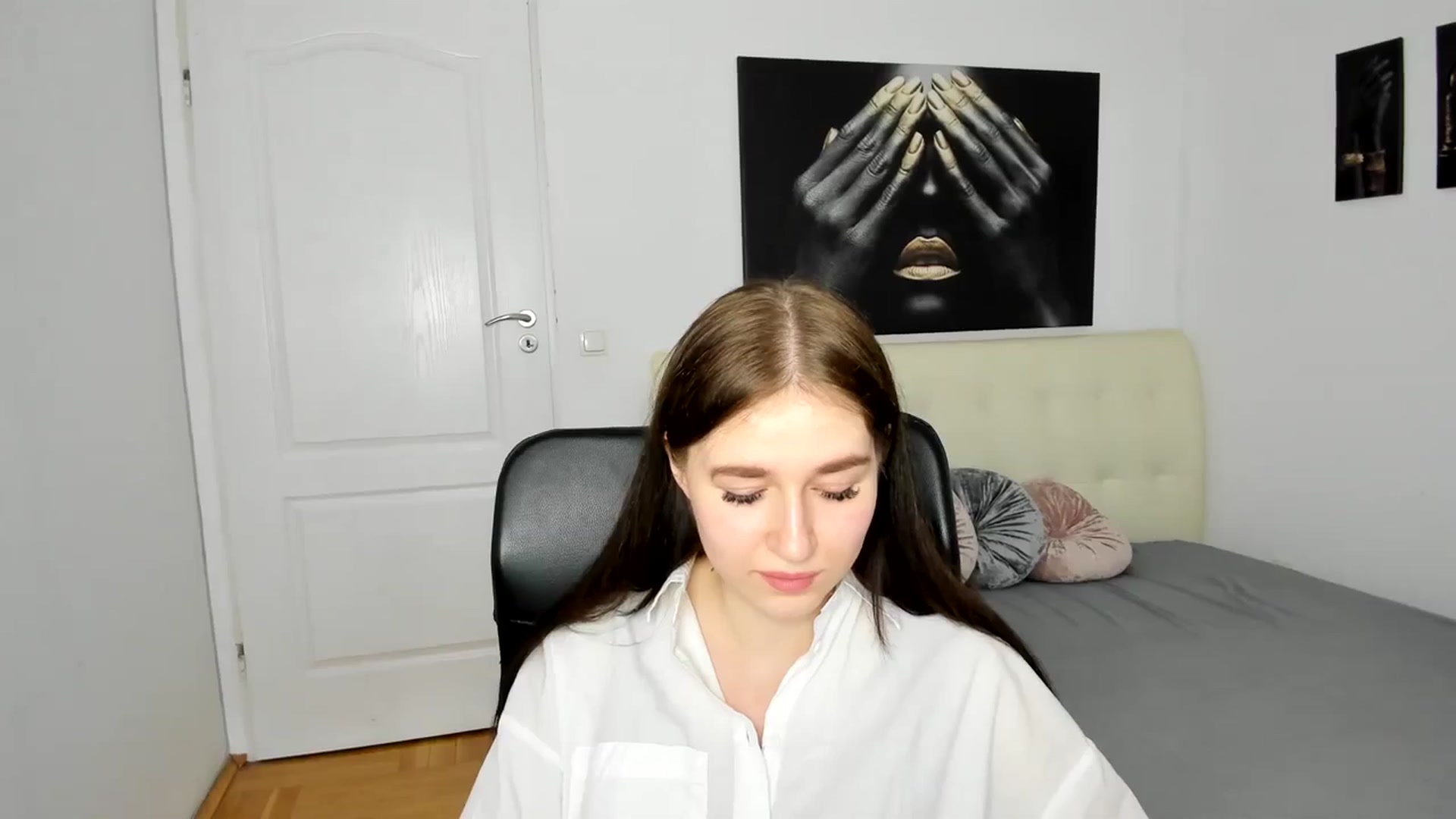 Gallery image thumbnail from SsweetPeaches's myfreecams stream on, 03/17/2024, 15:38 image 19 of 20