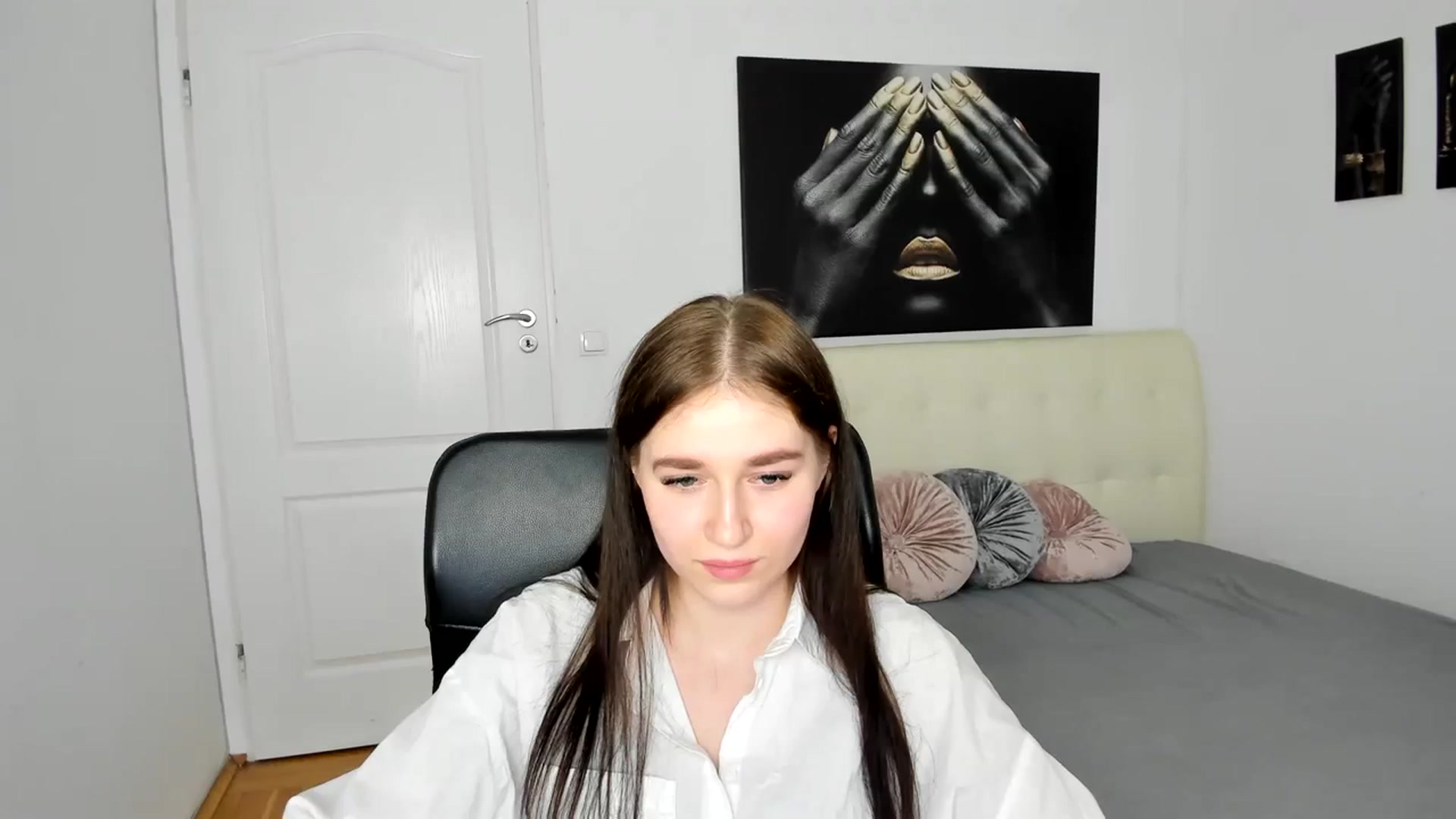 Gallery image thumbnail from SsweetPeaches's myfreecams stream on, 03/17/2024, 15:38 image 9 of 20