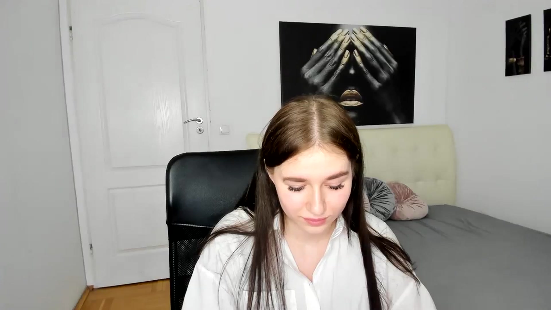 Gallery image thumbnail from SsweetPeaches's myfreecams stream on, 03/17/2024, 15:38 image 4 of 20