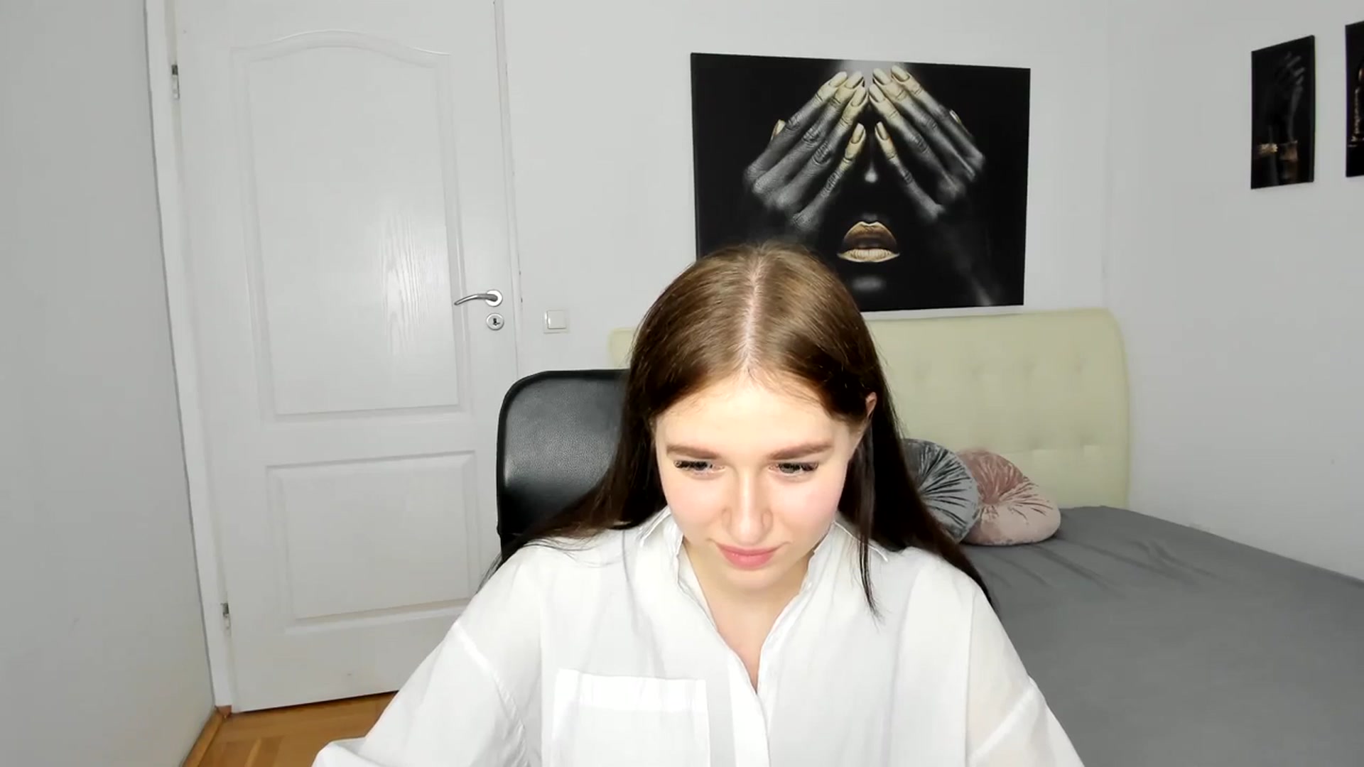 Gallery image thumbnail from SsweetPeaches's myfreecams stream on, 03/17/2024, 15:38 image 17 of 20