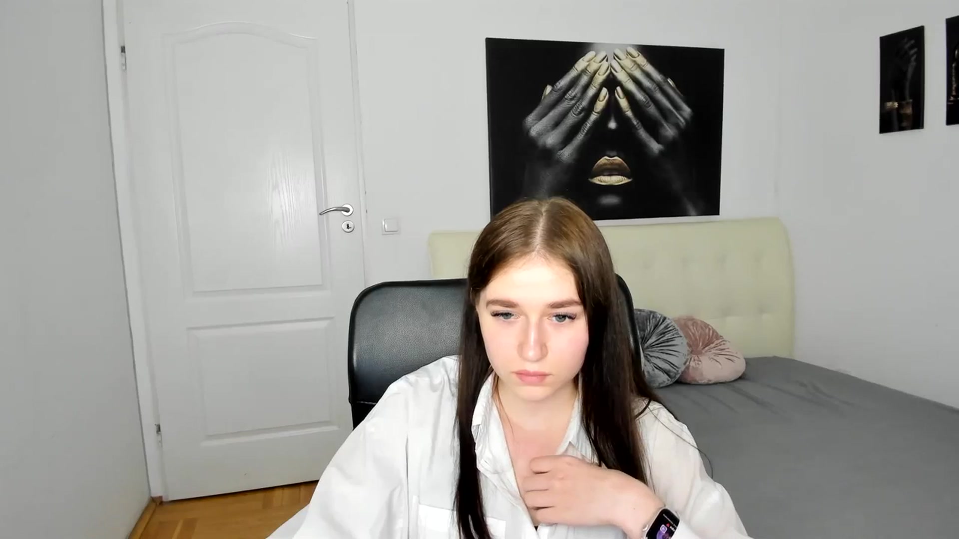 Gallery image thumbnail from SsweetPeaches's myfreecams stream on, 03/17/2024, 19:19 image 14 of 20