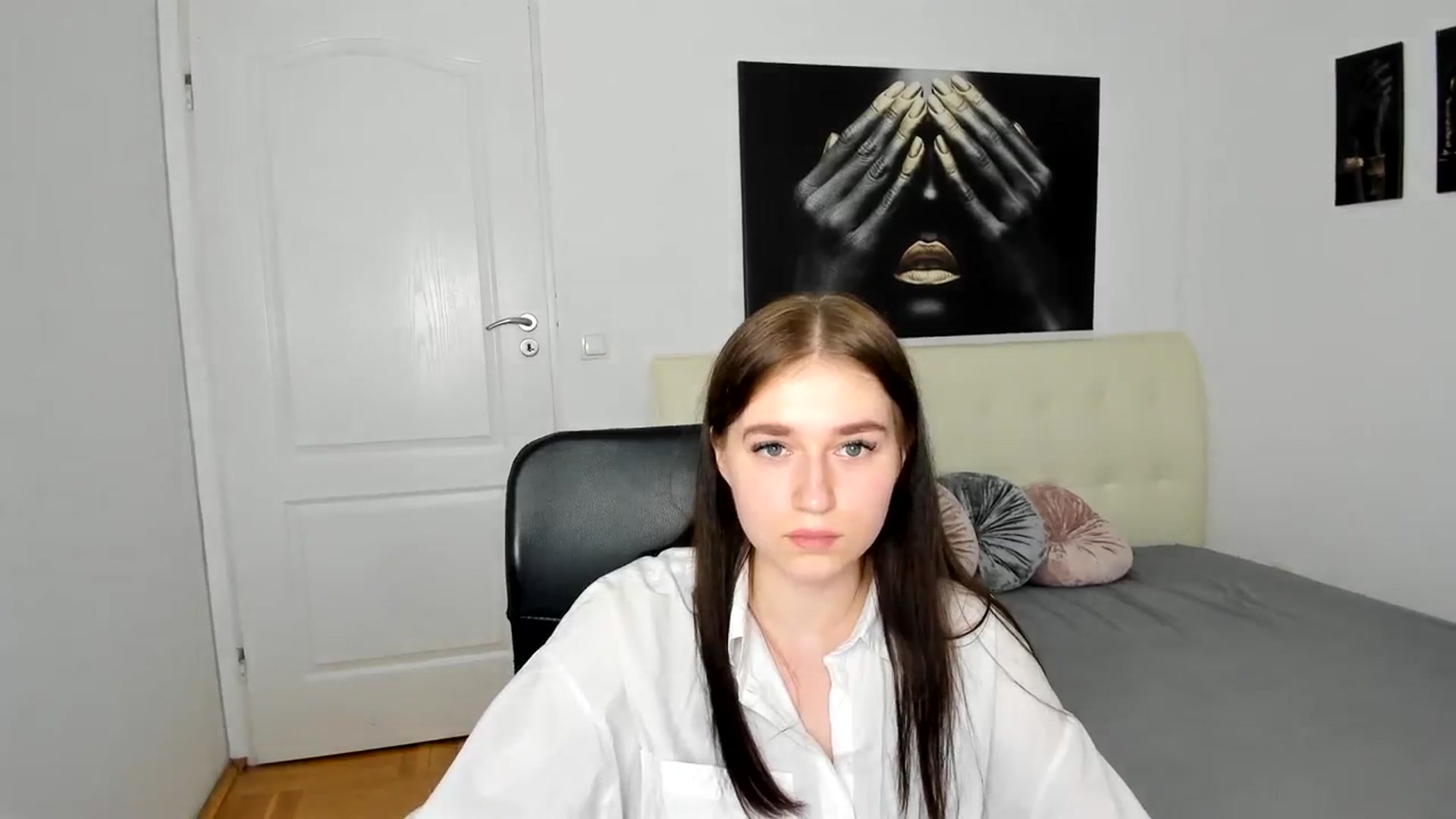 Gallery image thumbnail from SsweetPeaches's myfreecams stream on, 03/17/2024, 19:54 image 3 of 20