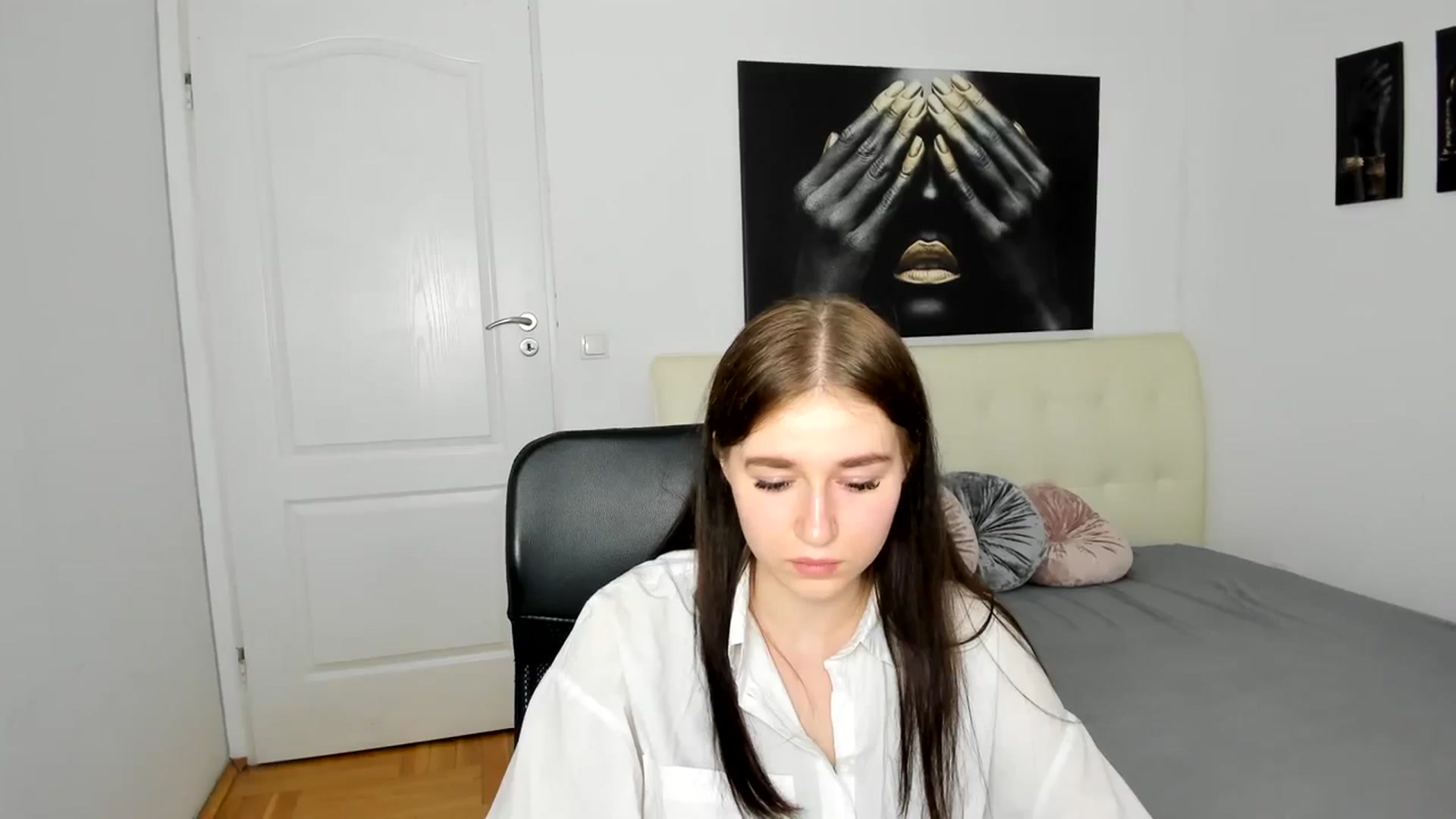 Gallery image thumbnail from SsweetPeaches's myfreecams stream on, 03/17/2024, 19:54 image 6 of 20
