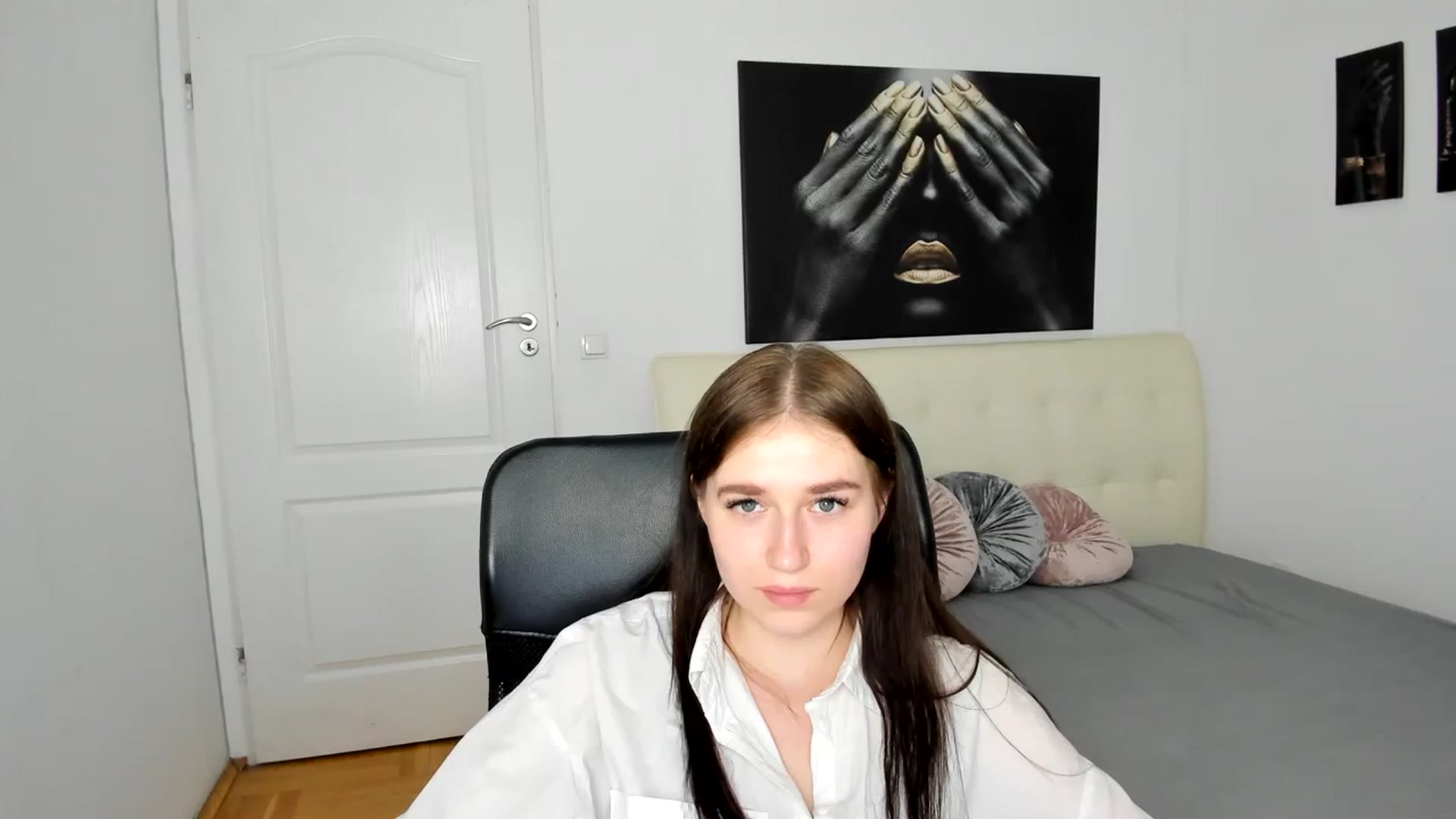 Gallery image thumbnail from SsweetPeaches's myfreecams stream on, 03/17/2024, 19:54 image 9 of 20