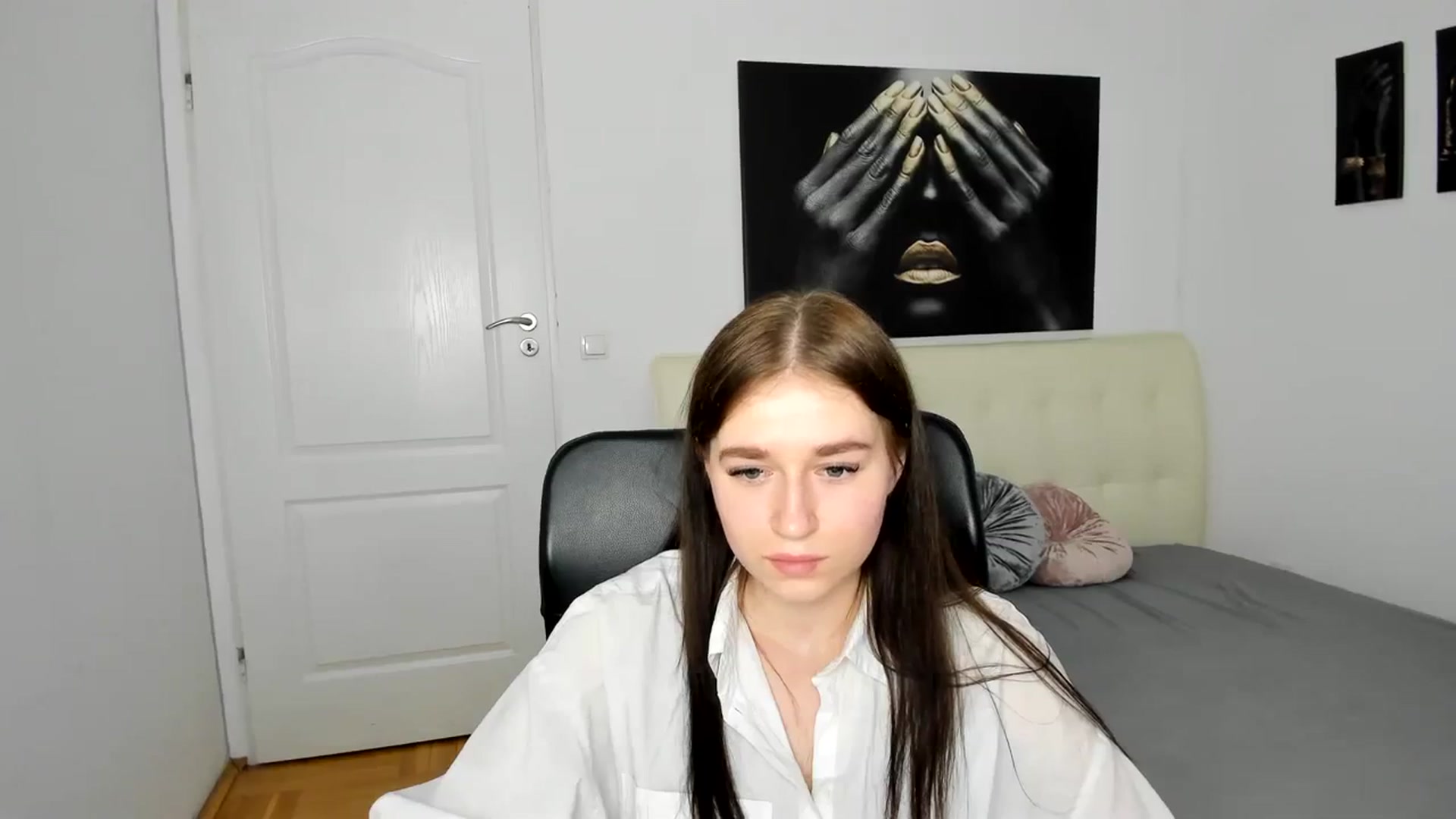 Gallery image thumbnail from SsweetPeaches's myfreecams stream on, 03/17/2024, 19:54 image 15 of 20