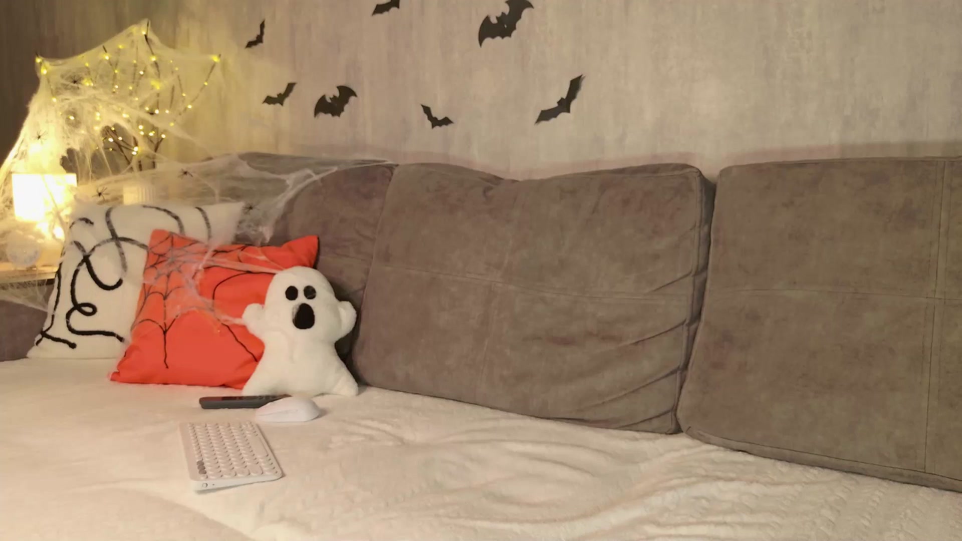 Gallery image thumbnail from StCat's myfreecams stream on, 10/31/2025, 11:48 image 18 of 20