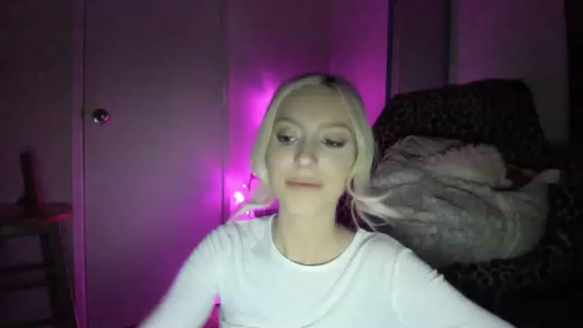 Gallery image thumbnail from StacieNaughty's myfreecams stream on, 11/18/2022, 06:05 image 20 of 20