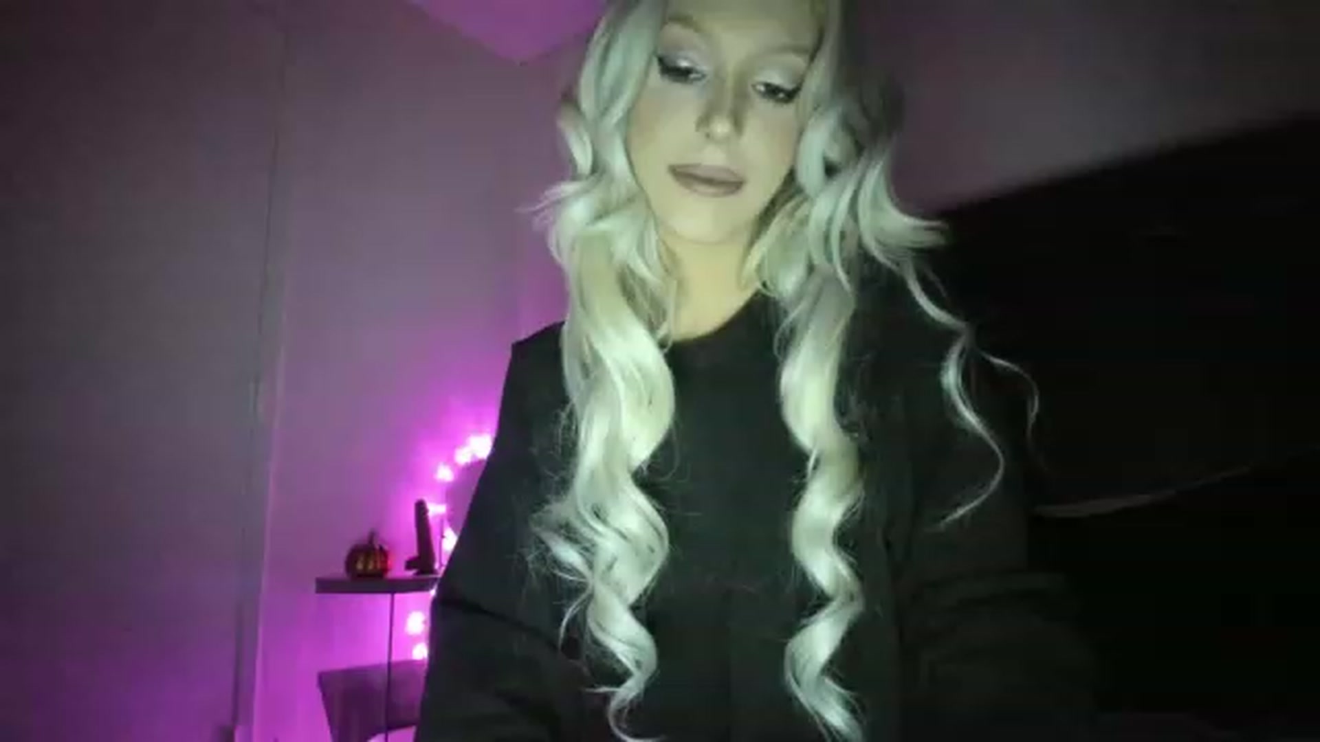 Gallery image thumbnail from StacieNaughty's myfreecams stream on, 11/29/2022, 08:07 image 4 of 20