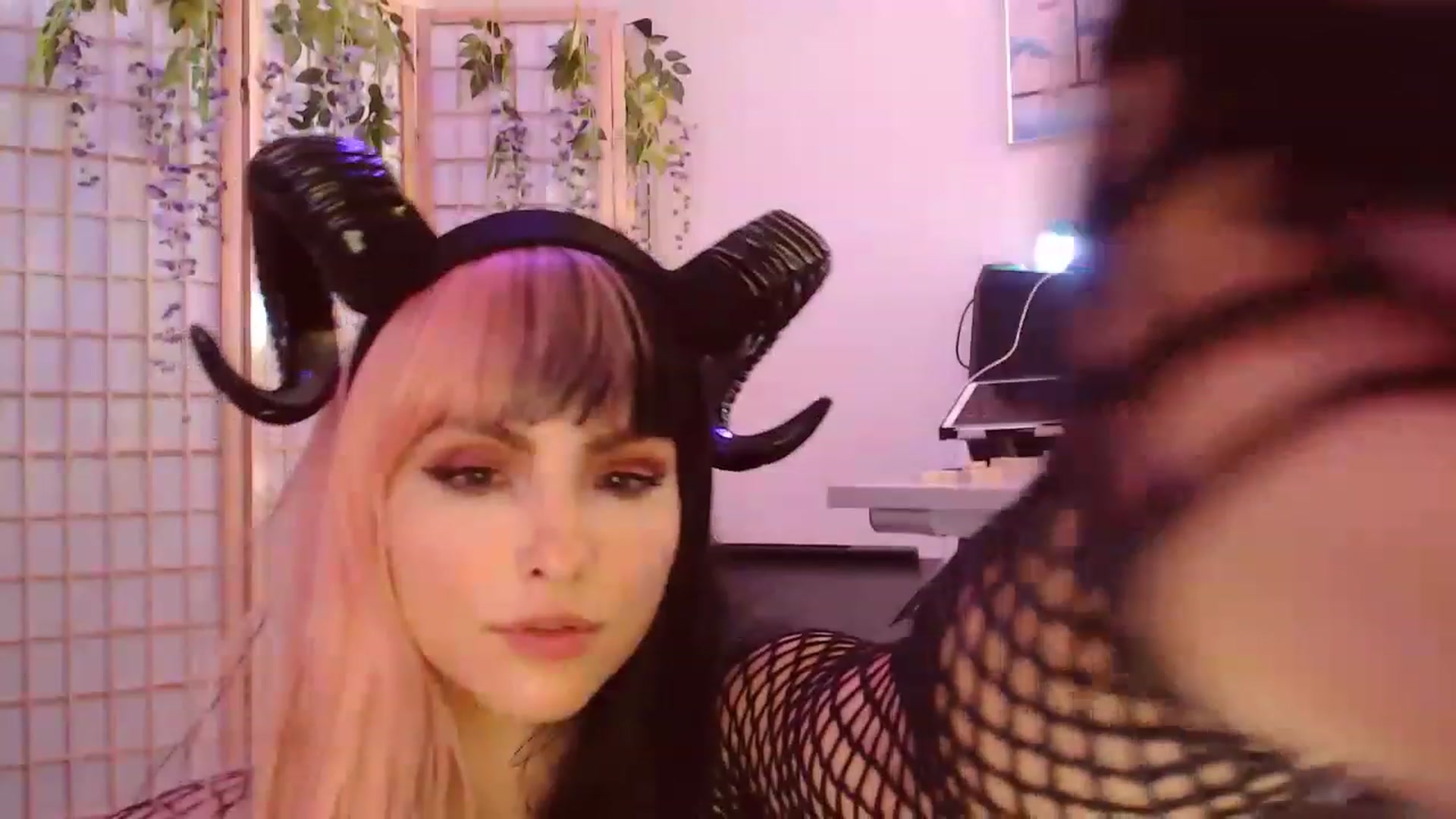 Gallery image thumbnail from StacyDoll's myfreecams stream on, 11/20/2022, 04:23 image 8 of 20