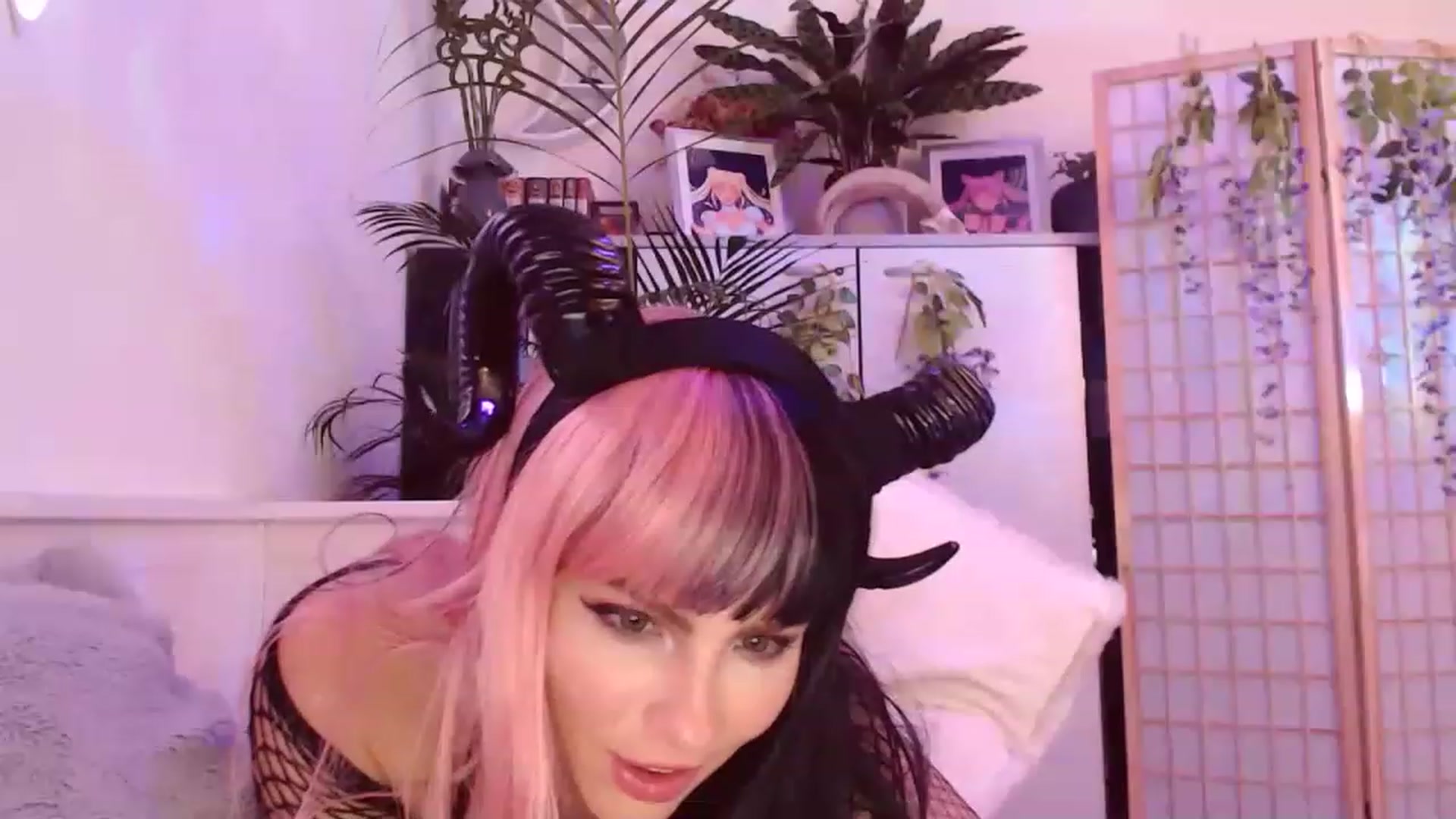 Gallery image thumbnail from StacyDoll's myfreecams stream on, 11/20/2022, 04:23 image 3 of 20
