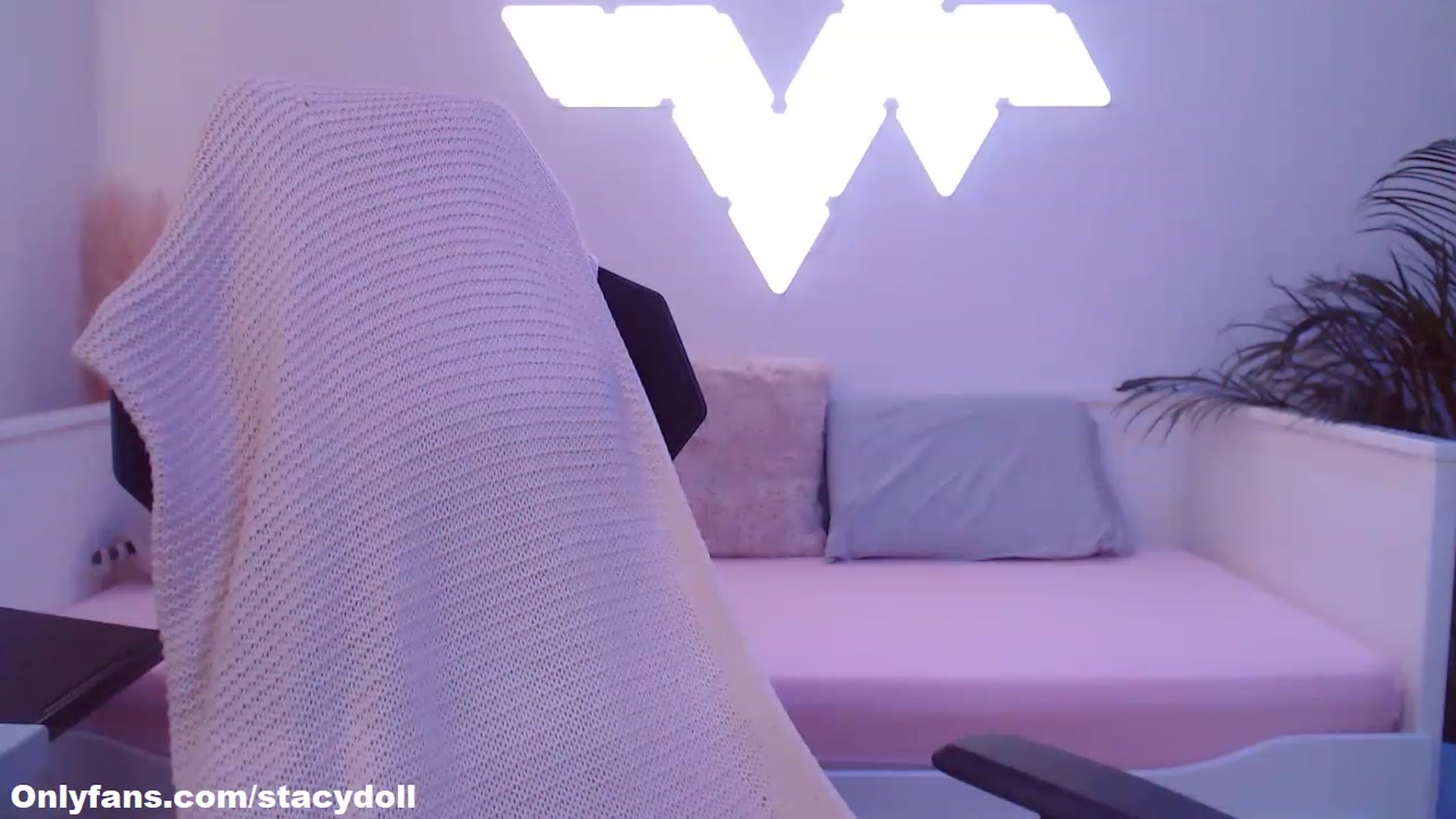 Gallery image thumbnail from StacyDoll's myfreecams stream on, 01/04/2023, 04:10 image 18 of 20