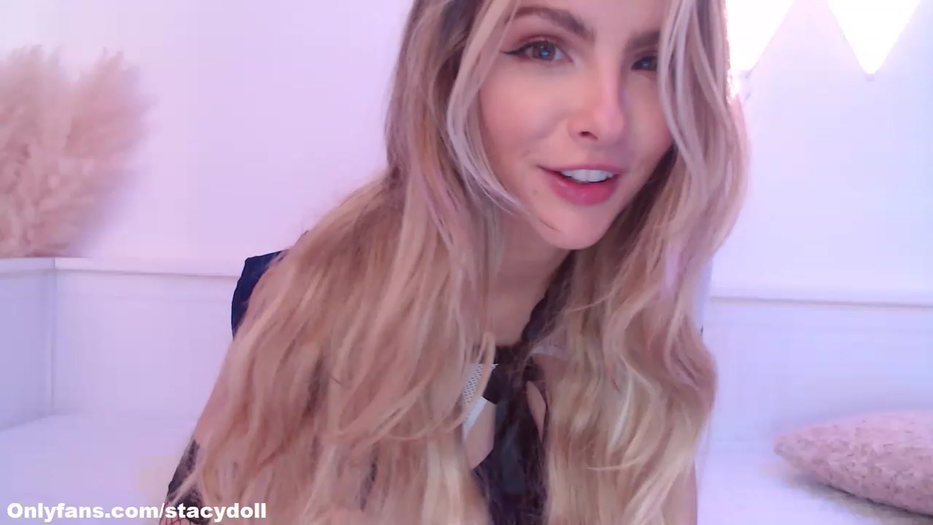 Gallery image thumbnail from StacyDoll's myfreecams stream on, 01/21/2023, 02:40 image 6 of 20