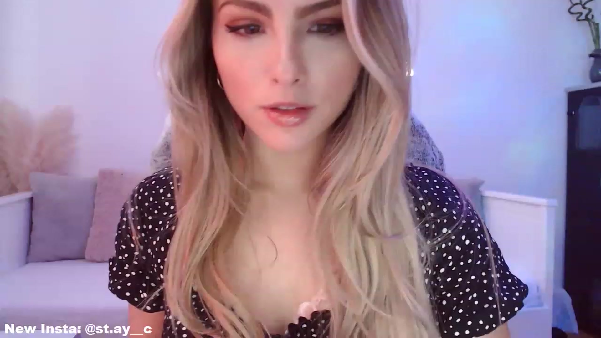 Gallery image thumbnail from StacyDoll's myfreecams stream on, 02/07/2023, 03:06 image 2 of 20