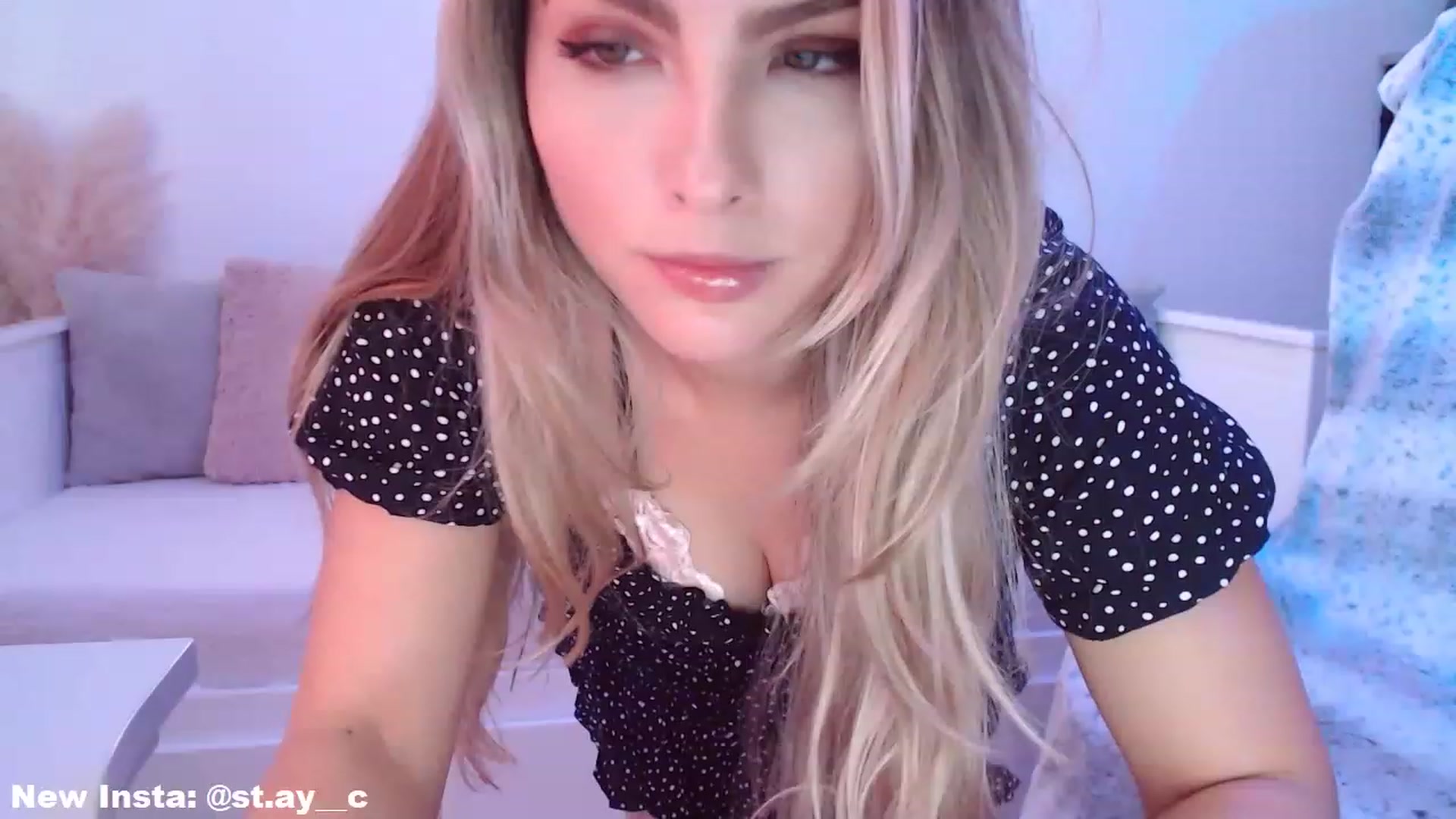 Gallery image thumbnail from StacyDoll's myfreecams stream on, 02/07/2023, 03:06 image 3 of 20