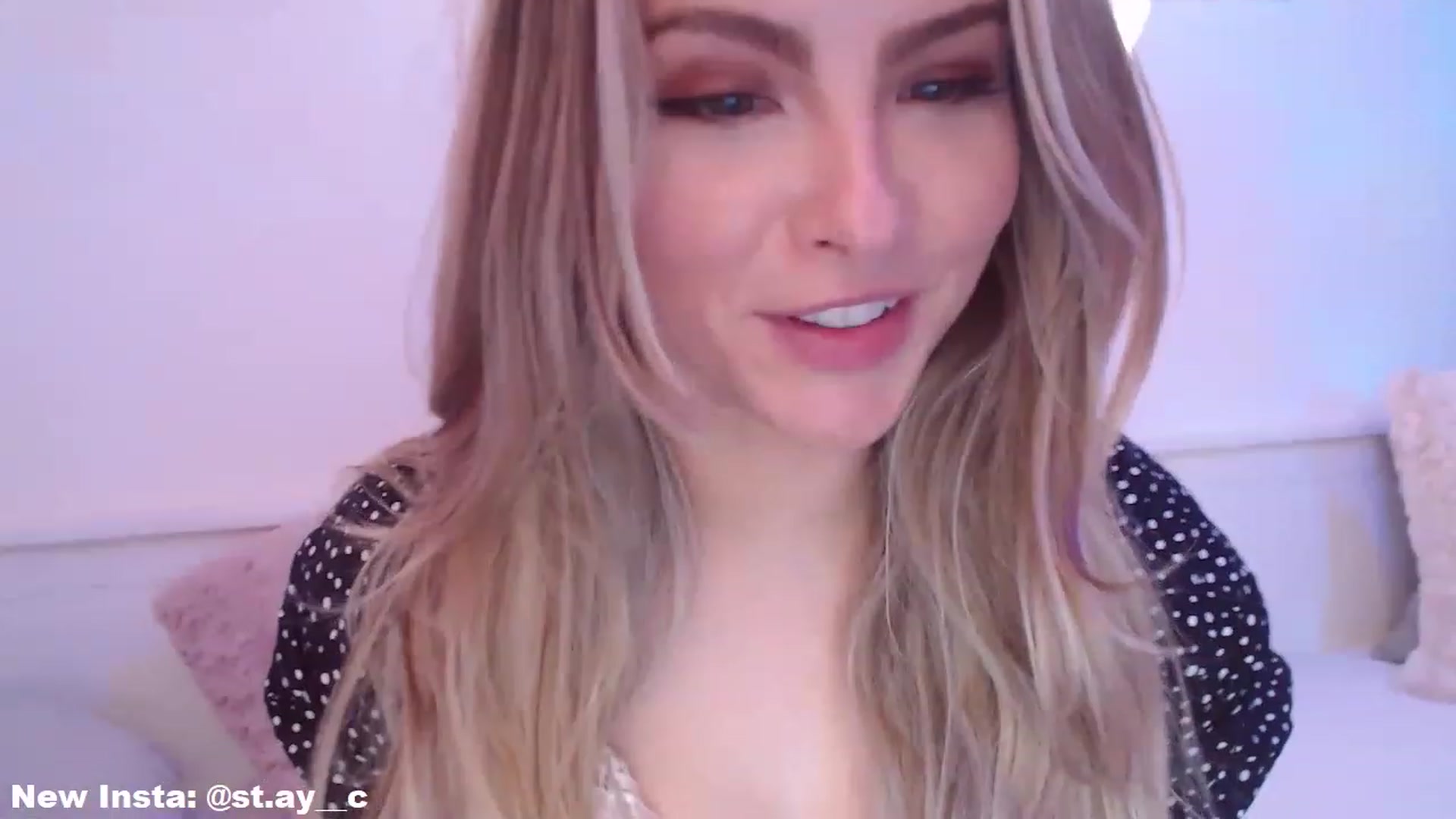 Gallery image thumbnail from StacyDoll's myfreecams stream on, 02/07/2023, 04:00 image 11 of 20