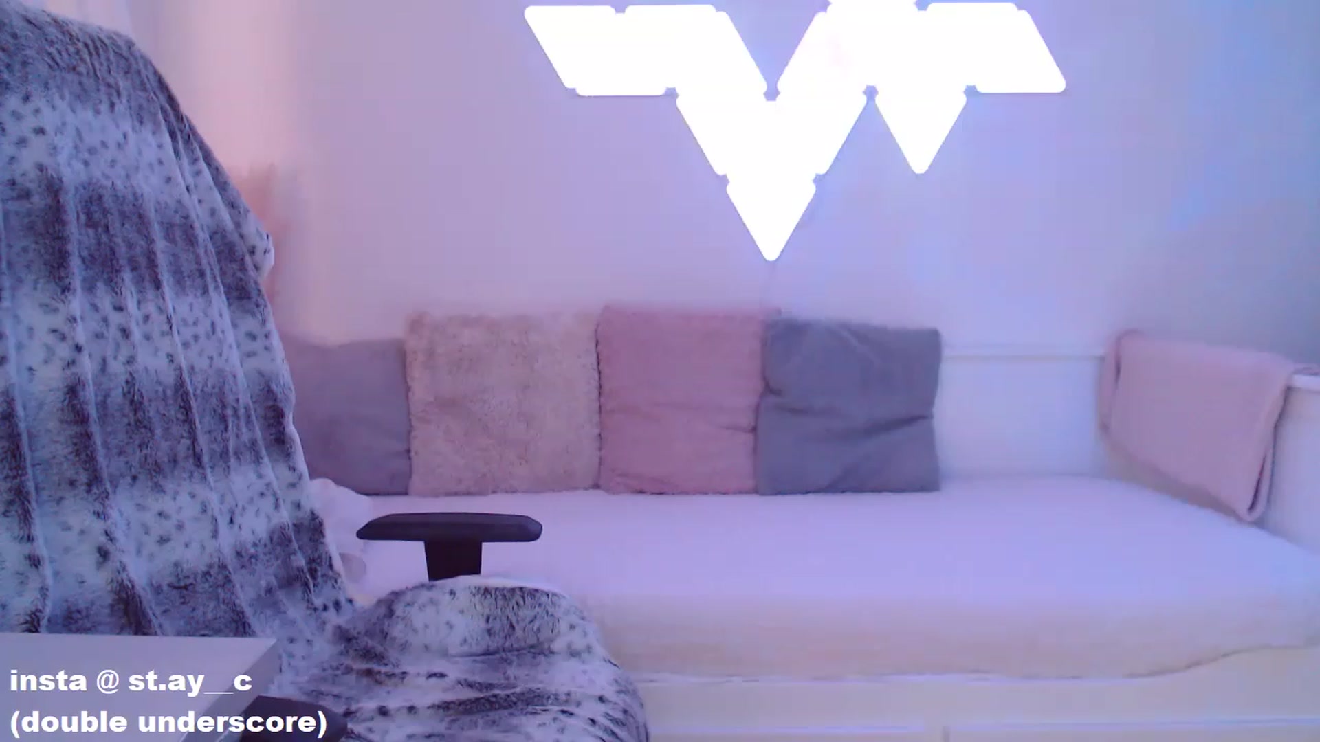 Gallery image thumbnail from StacyDoll's myfreecams stream on, 06/20/2023, 19:22 image 12 of 20