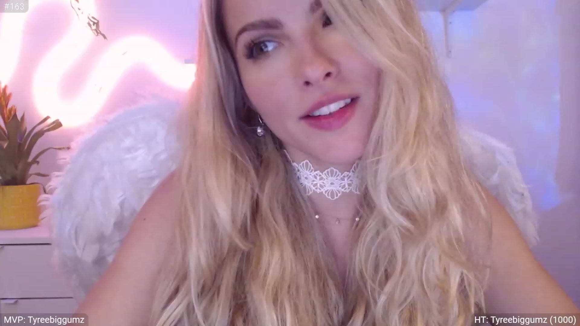 Gallery image thumbnail from StacyDoll's myfreecams stream on, 09/29/2023, 02:50 image 10 of 20