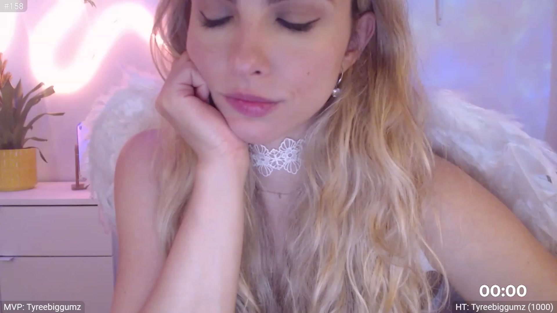 Gallery image thumbnail from StacyDoll's myfreecams stream on, 09/29/2023, 03:17 image 17 of 20