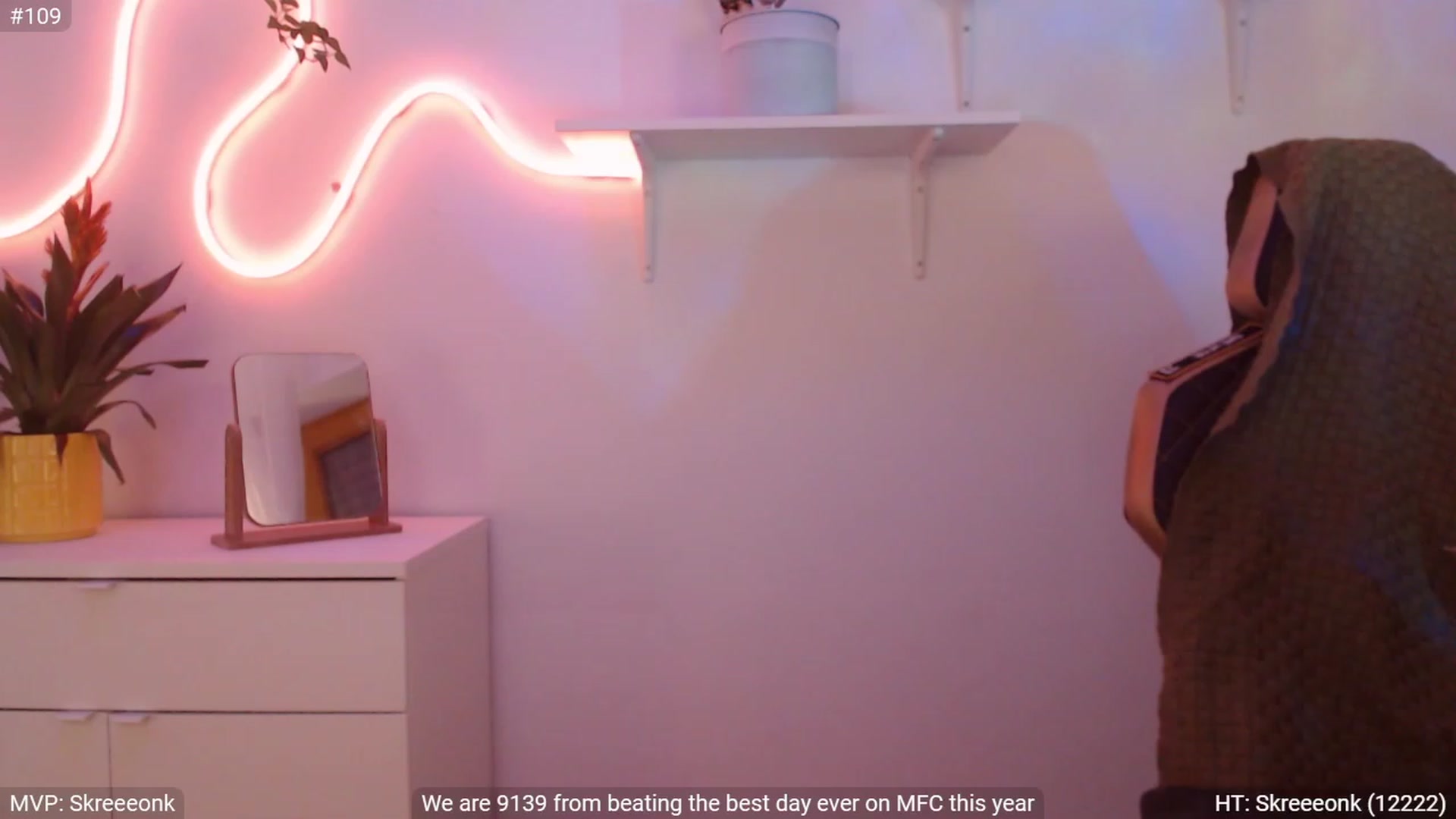 Gallery image thumbnail from StacyDoll's myfreecams stream on, 10/07/2023, 02:39 image 16 of 20