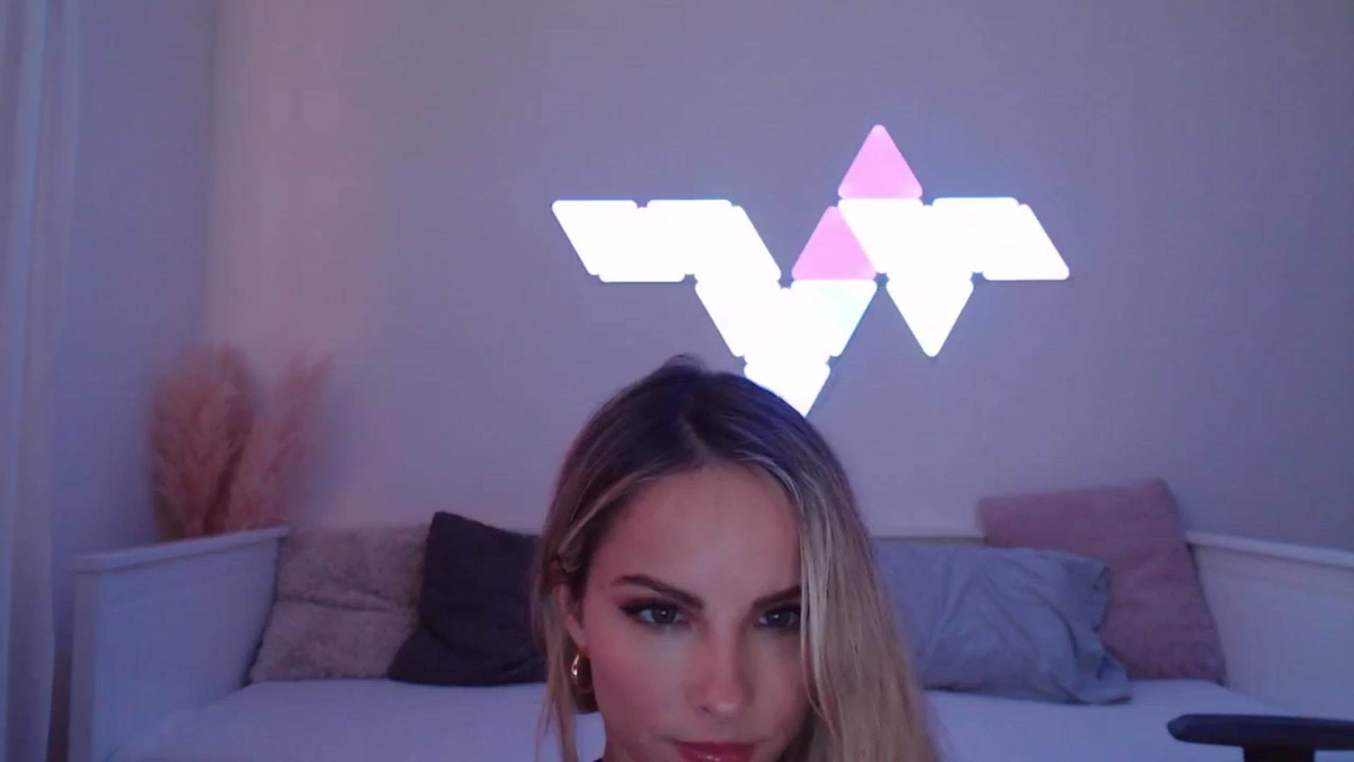 Gallery image thumbnail from StacyDoll's myfreecams stream on, 11/23/2023, 23:36 image 12 of 20