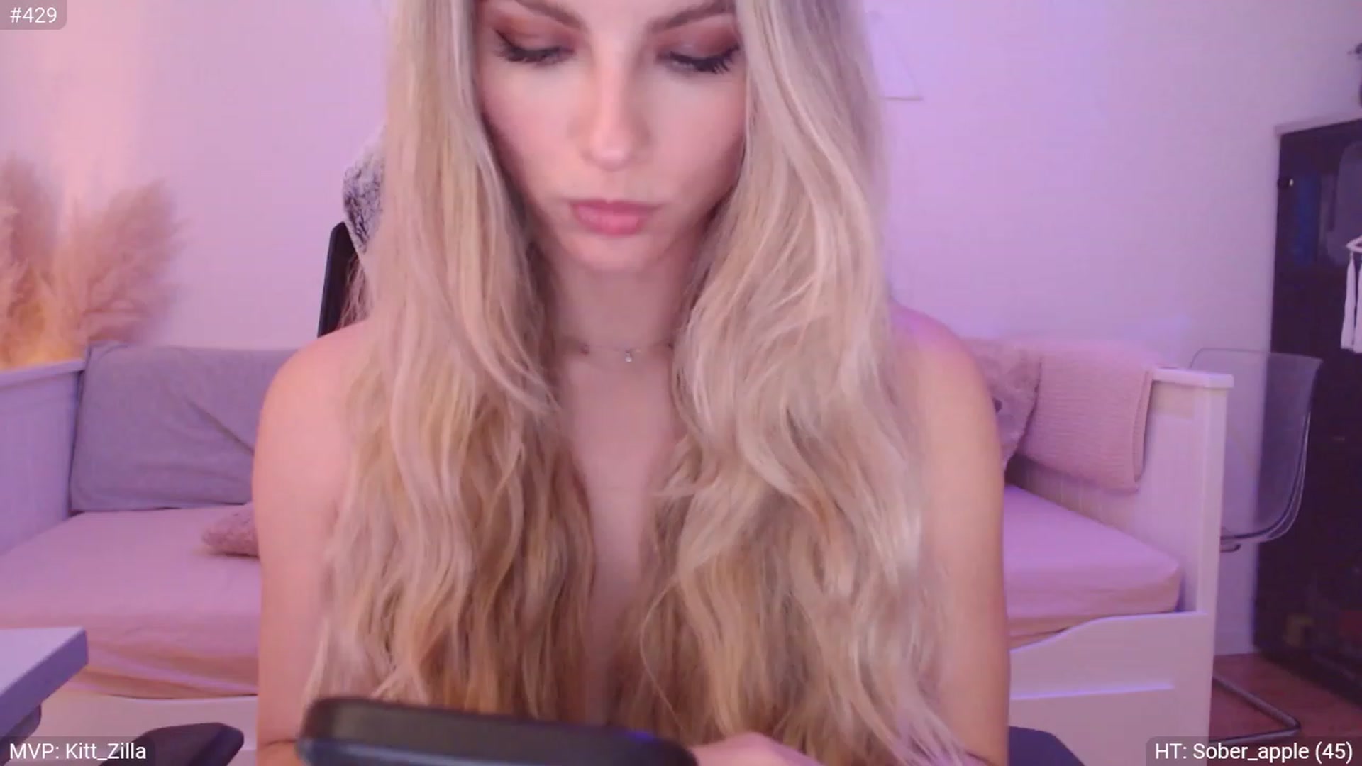 Gallery image thumbnail from StacyDoll's myfreecams stream on, 12/11/2023, 22:14 image 15 of 20