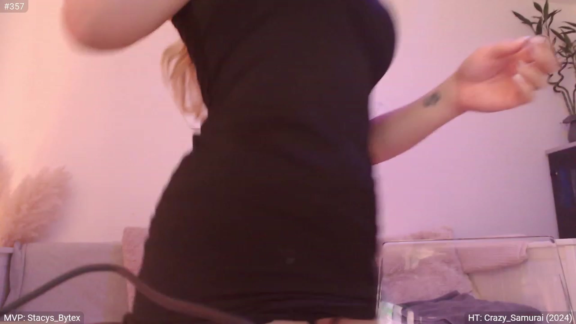 Gallery image thumbnail from StacyDoll's myfreecams stream on, 12/28/2023, 01:14 image 17 of 20