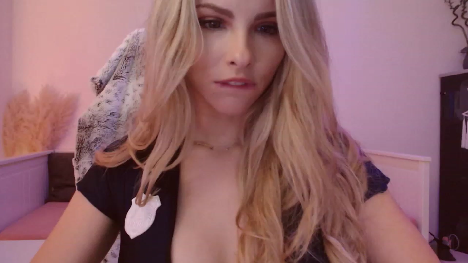 Gallery image thumbnail from StacyDoll's myfreecams stream on, 01/16/2024, 24:03 image 6 of 20