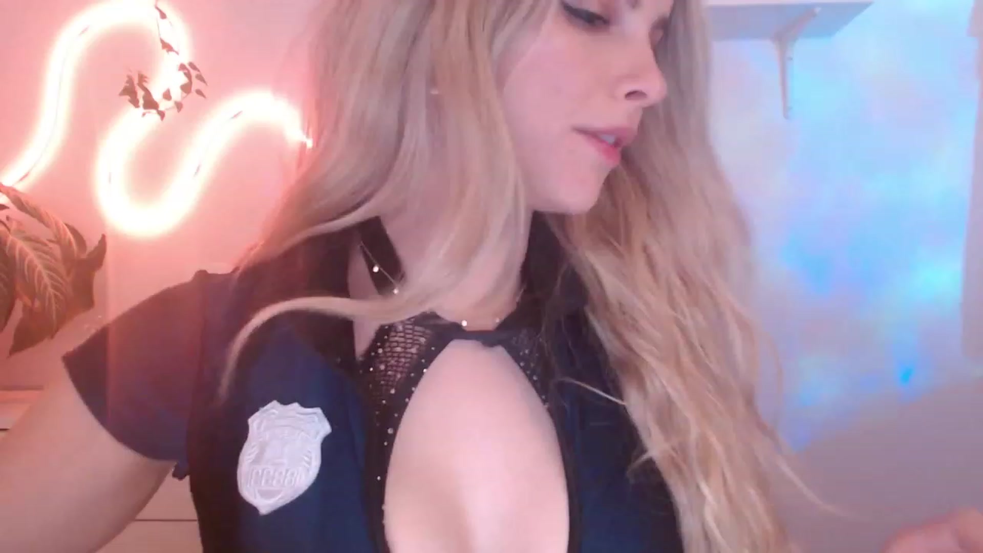 Gallery image thumbnail from StacyDoll's myfreecams stream on, 02/08/2024, 03:11 image 5 of 20