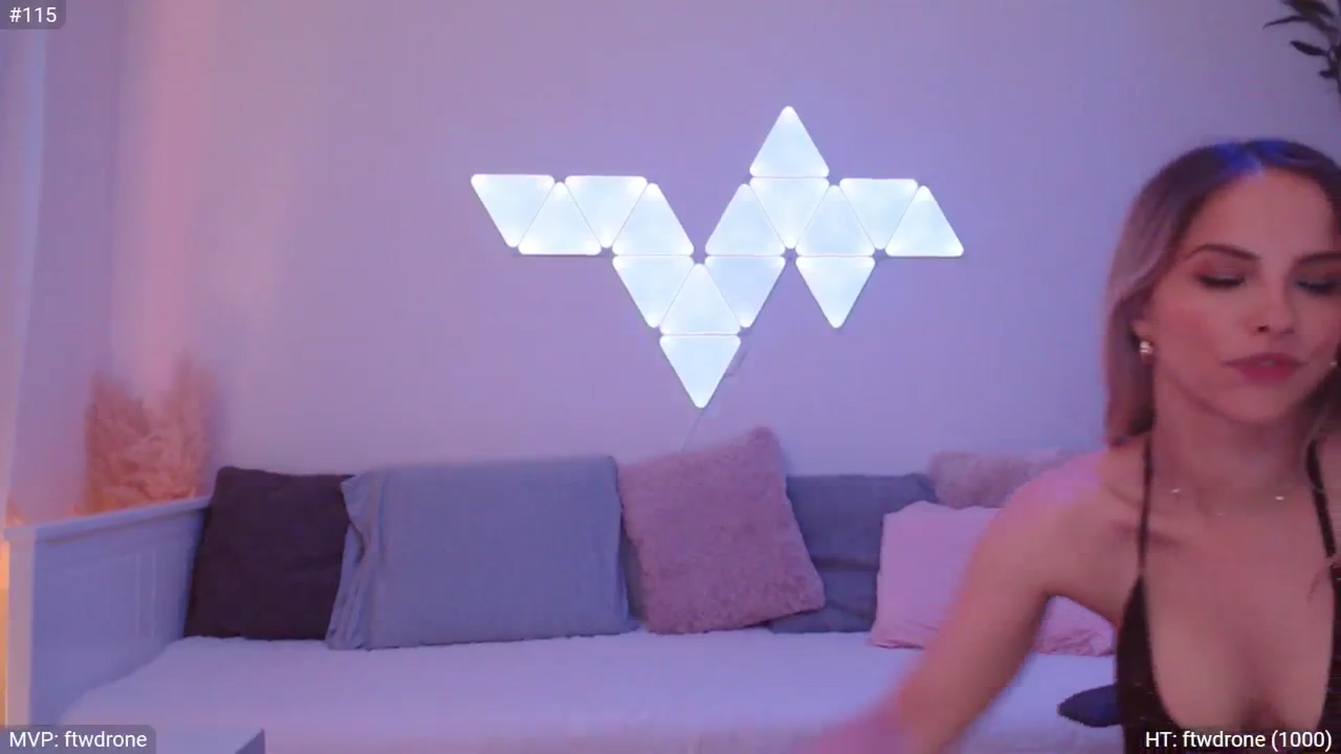 Gallery image thumbnail from StacyDoll's myfreecams stream on, 05/22/2024, 21:37 image 3 of 20