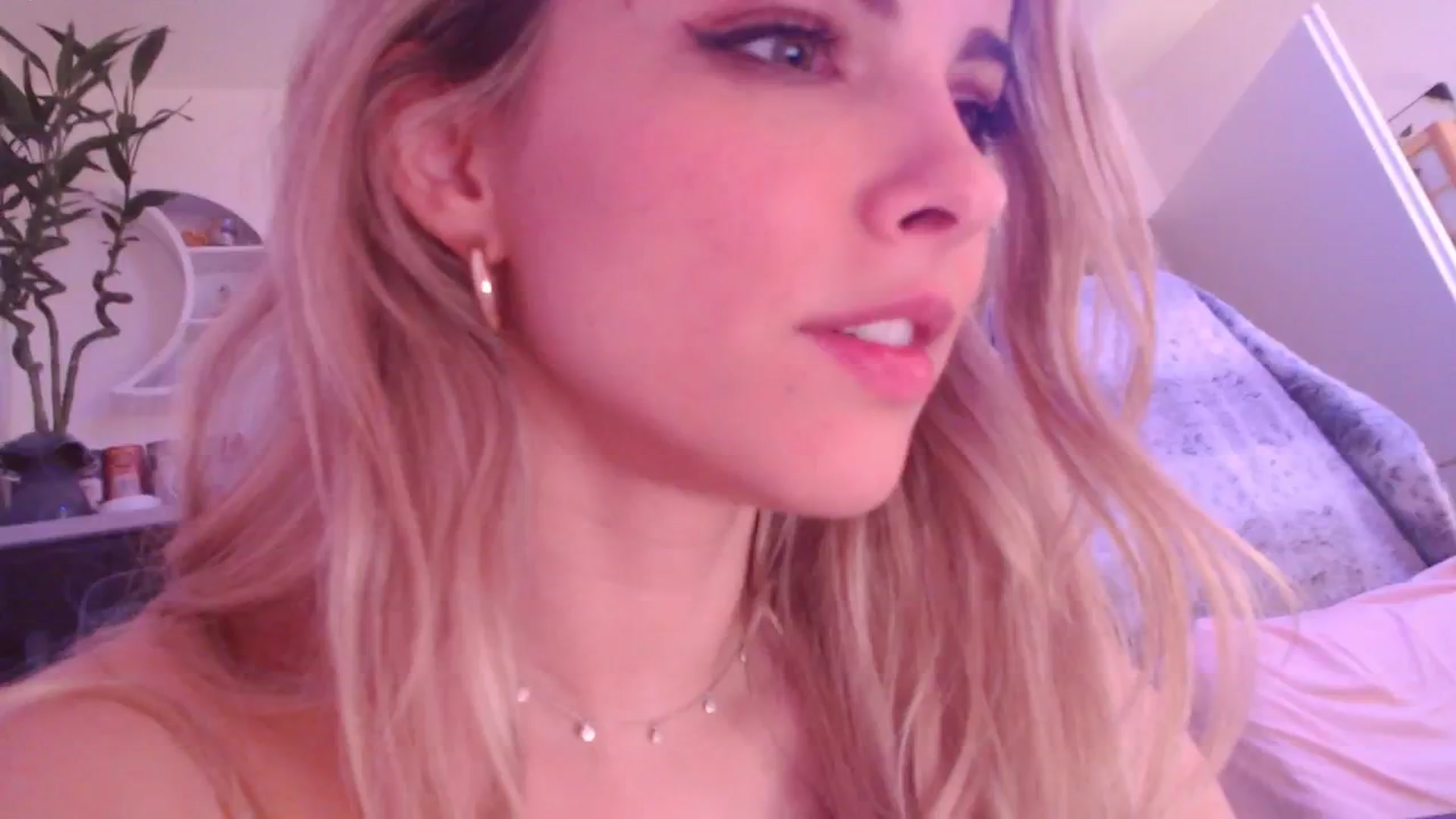 Gallery image thumbnail from StacyDoll's myfreecams stream on, 06/16/2024, 03:13 image 1 of 20