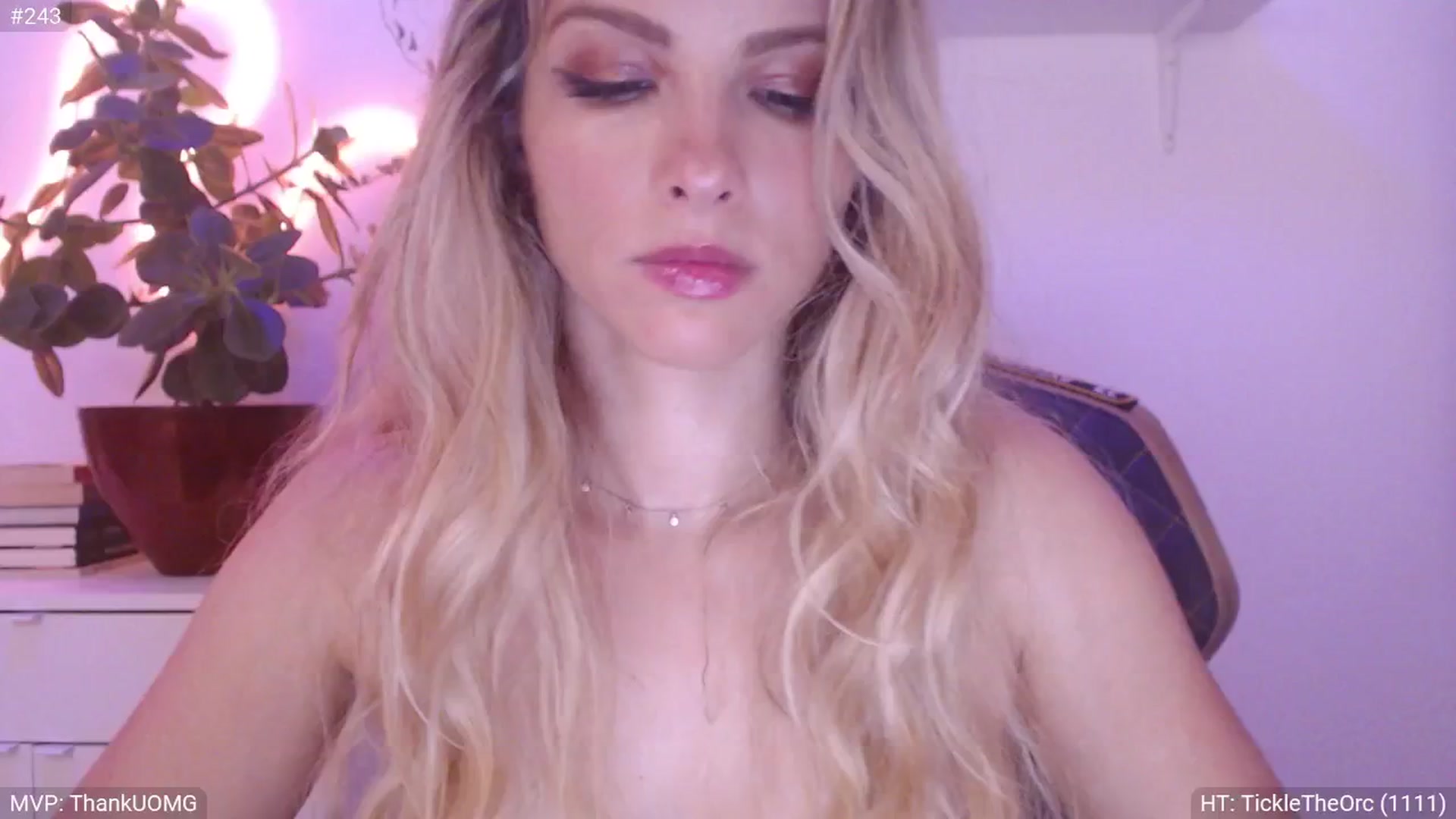 Gallery image thumbnail from StacyDoll's myfreecams stream on, 09/08/2024, 01:08 image 10 of 20