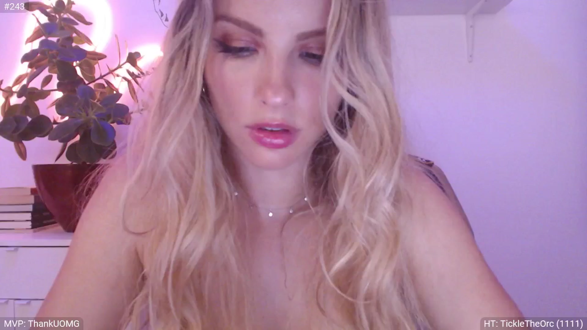 Gallery image thumbnail from StacyDoll's myfreecams stream on, 09/08/2024, 01:08 image 12 of 20