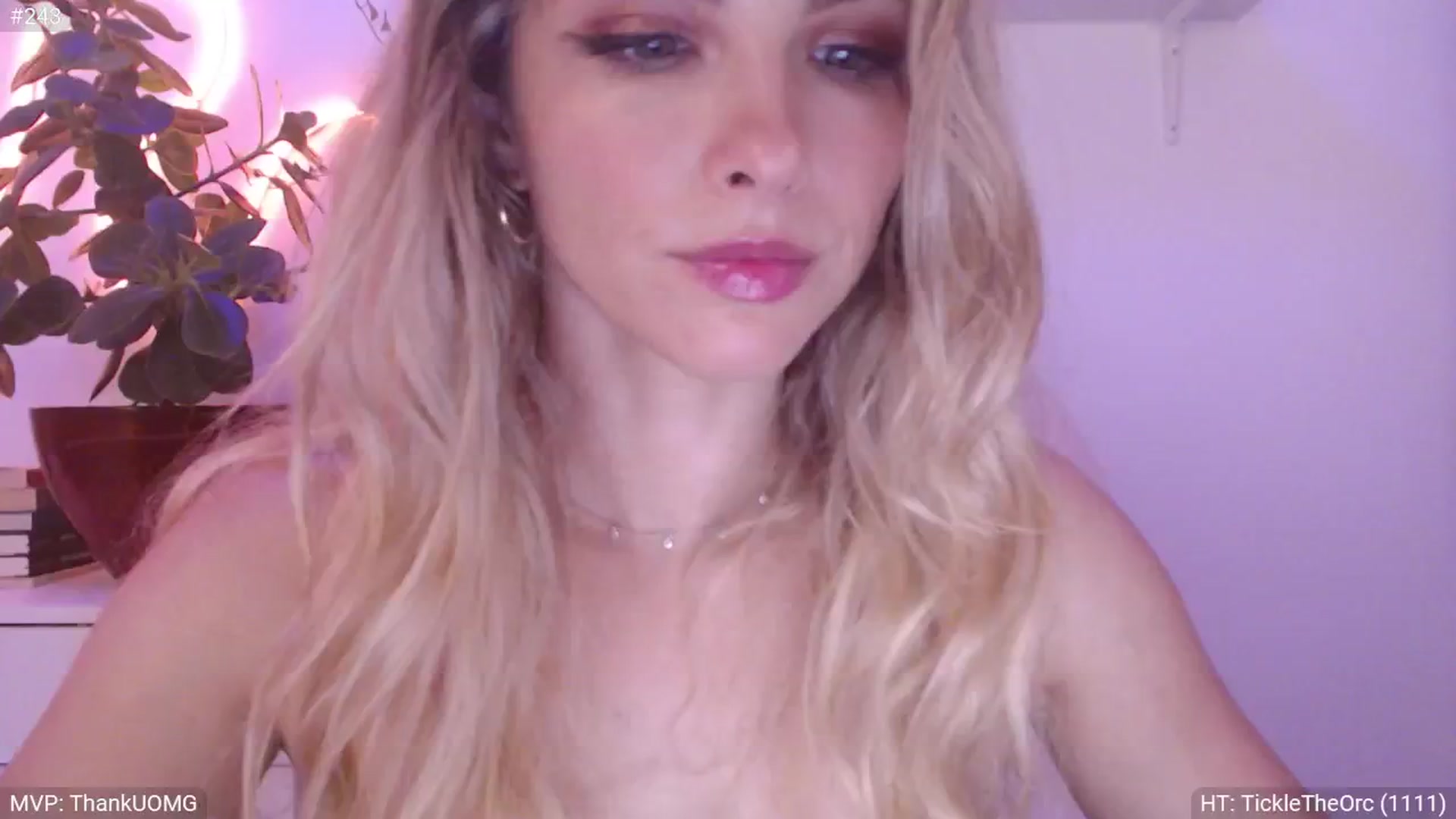 Gallery image thumbnail from StacyDoll's myfreecams stream on, 09/08/2024, 01:08 image 2 of 20